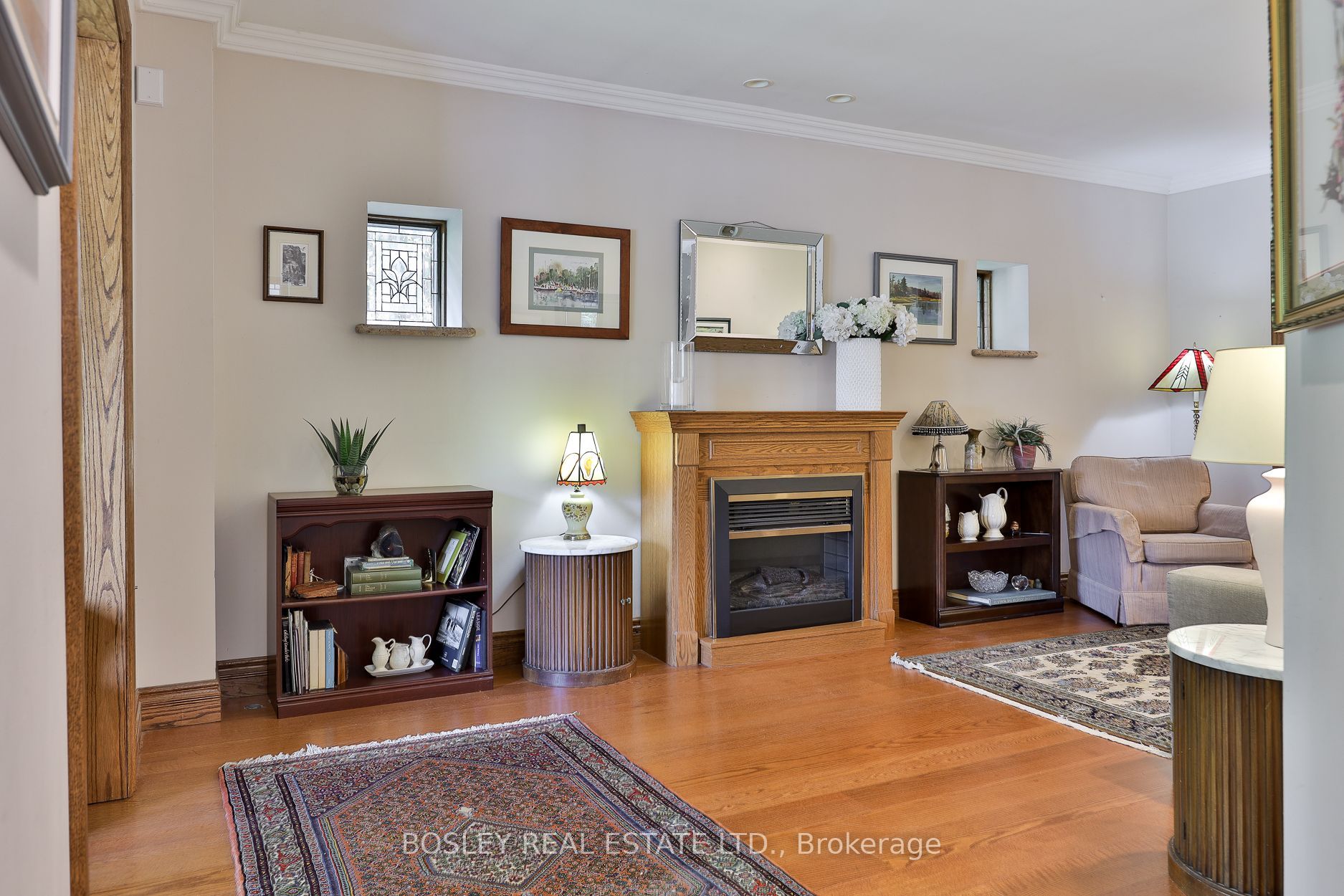 9 Cameron Crescent, Toronto, ON M4G 1Z7 photo 4