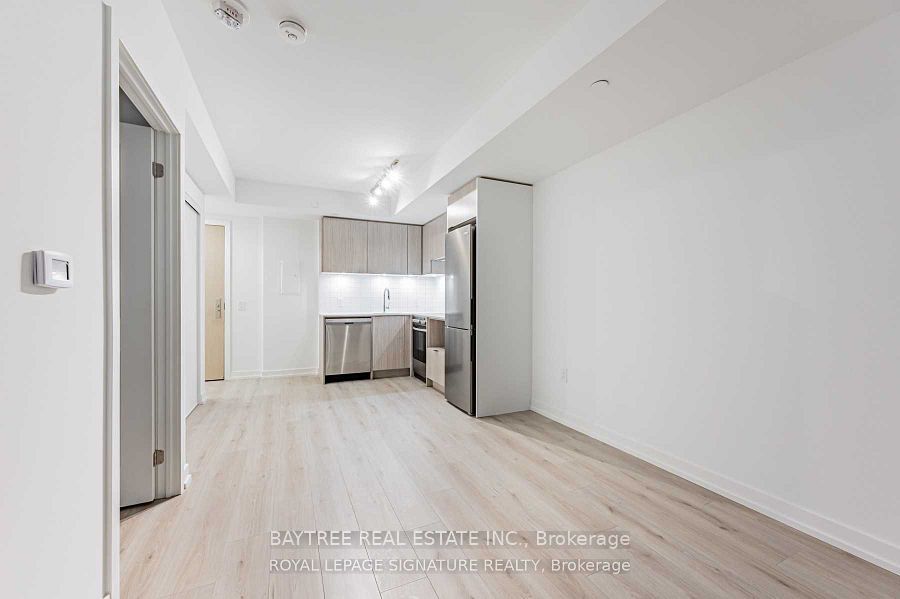 395 Bloor Street E 2103, Toronto, ON M4W 0B4 photo 2