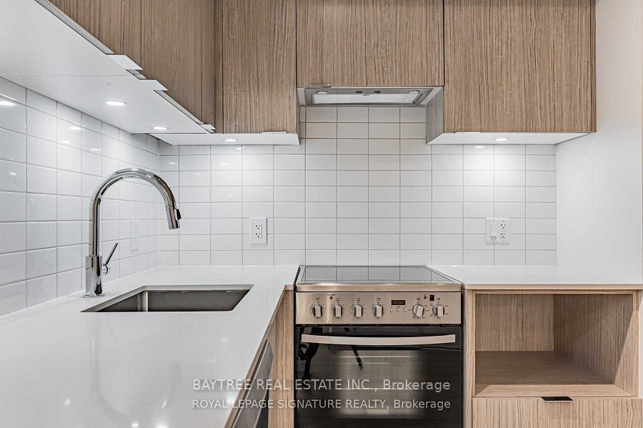 395 Bloor Street E 2103, Toronto, ON M4W 0B4 photo 3