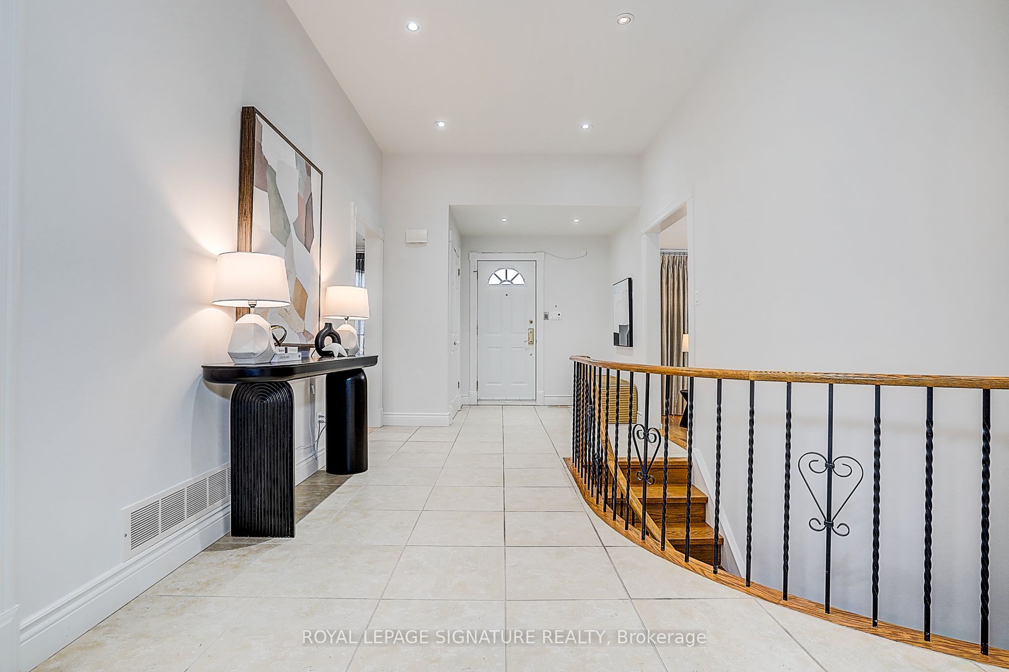46 Caravan Drive, Toronto, ON M3B 1N3 photo 3
