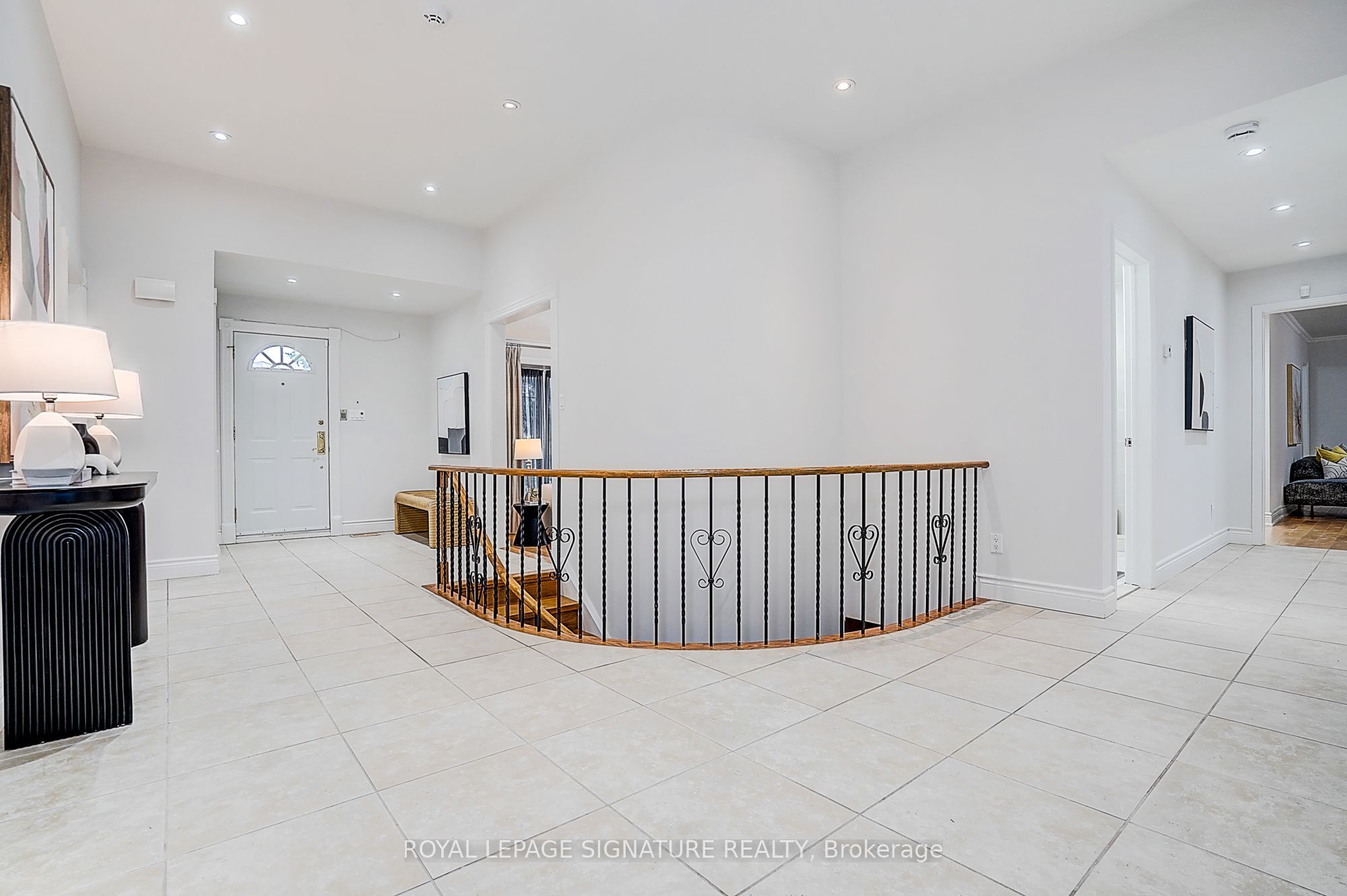 46 Caravan Drive, Toronto, ON M3B 1N3 photo 4