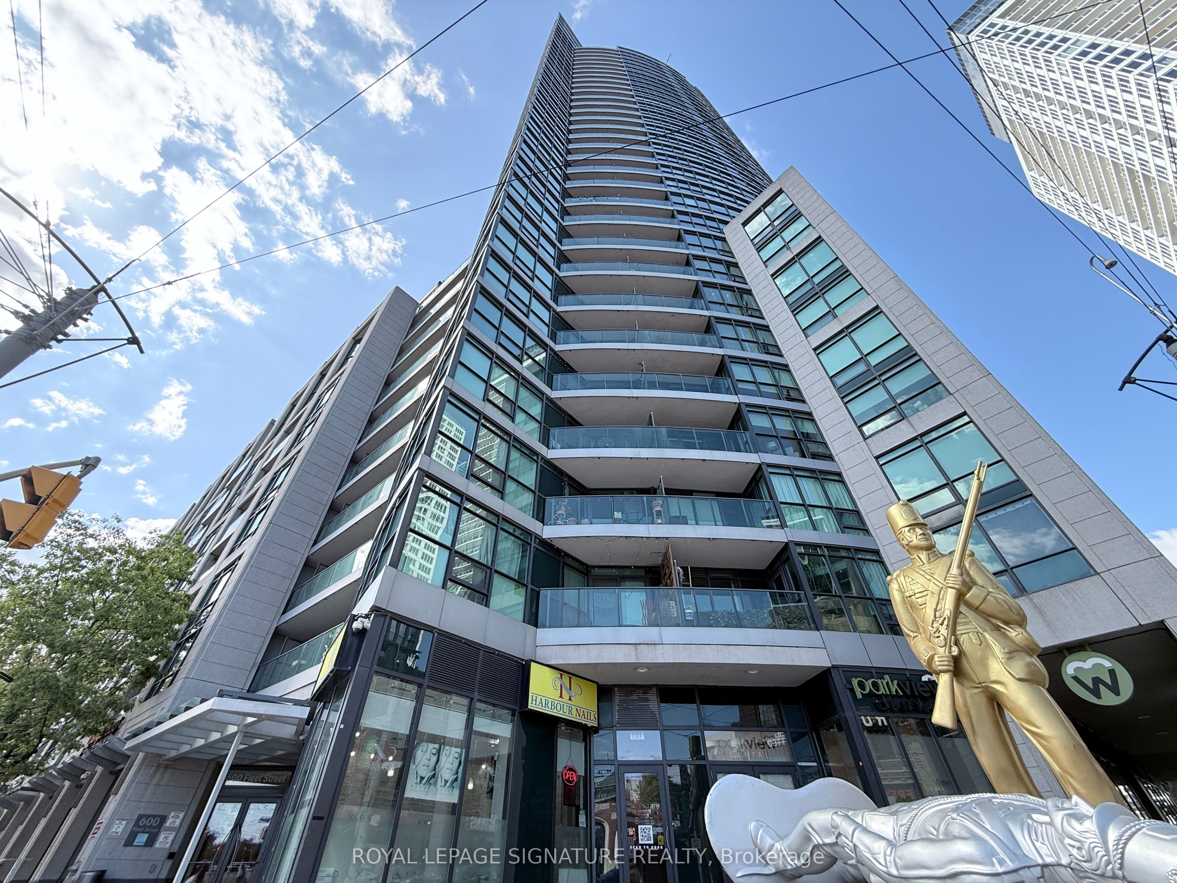 600 Fleet Street 405, Toronto, ON M5V 1B7
