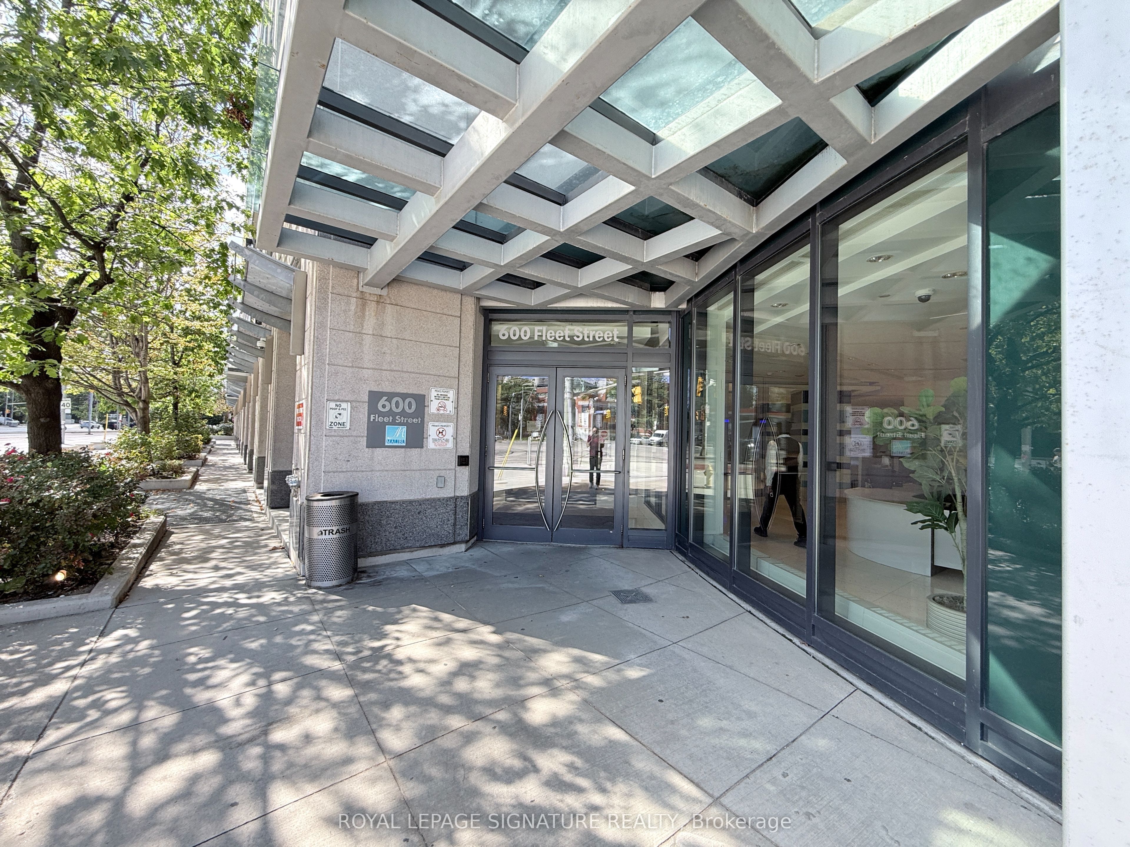 600 Fleet Street 405, Toronto, ON M5V 1B7 photo 2