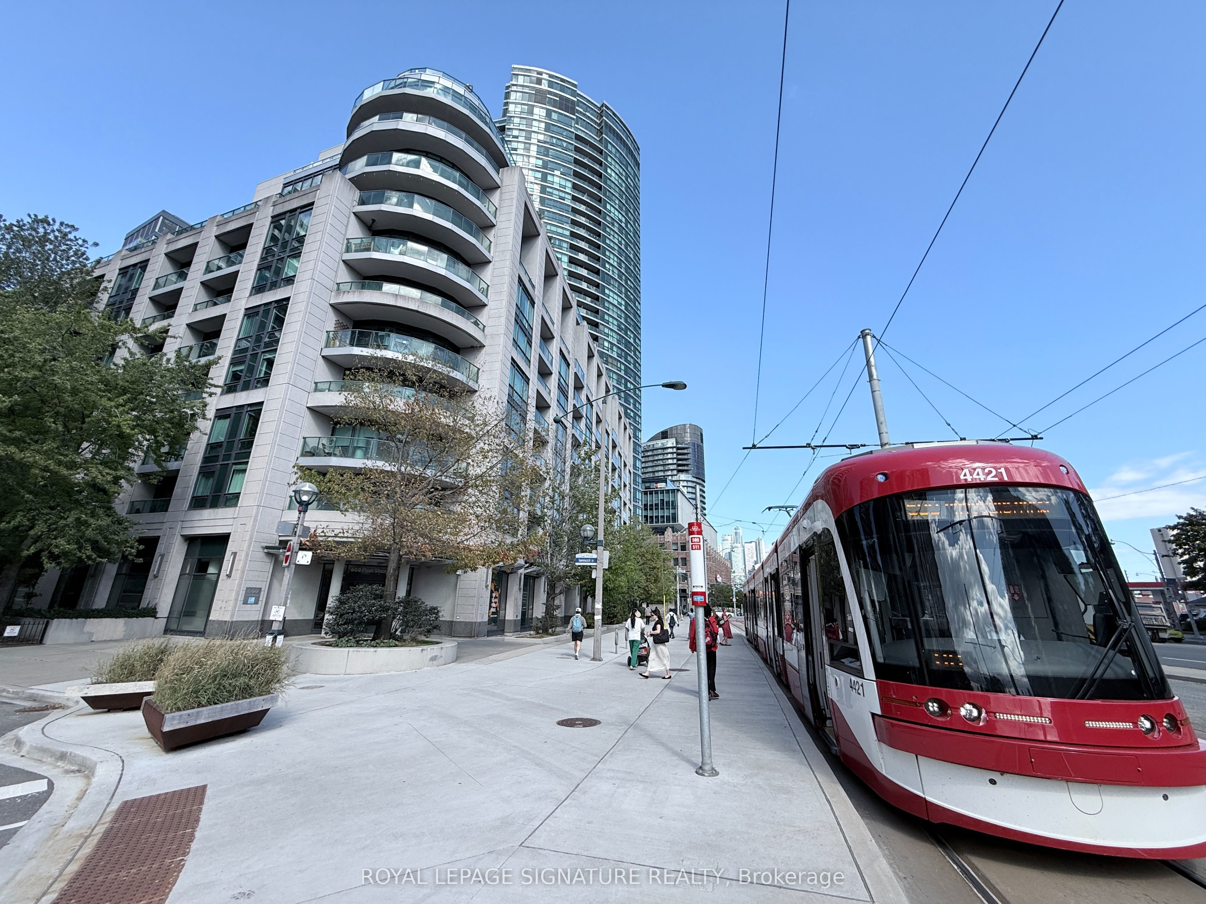 600 Fleet Street 405, Toronto, ON M5V 1B7 photo 4