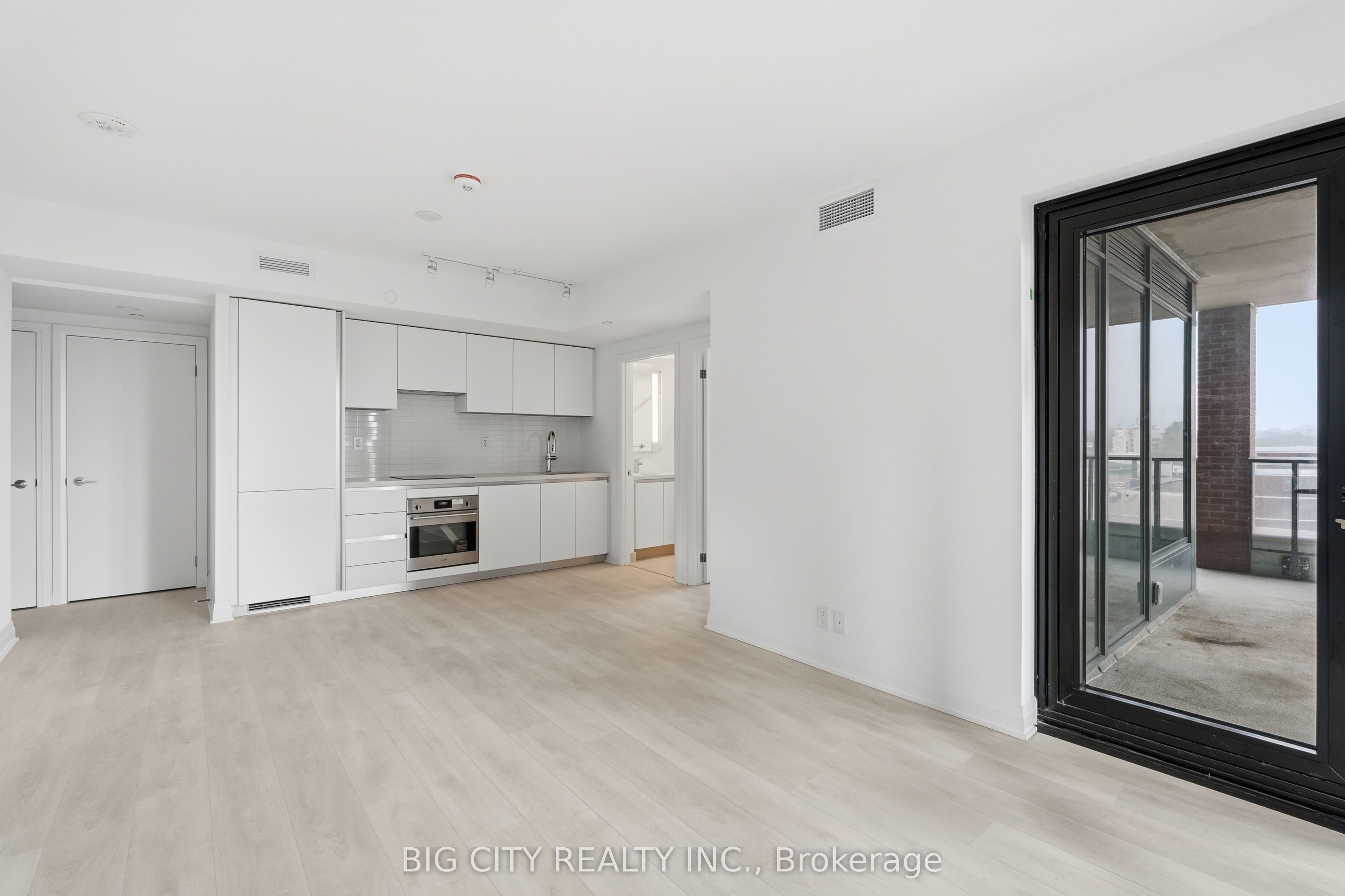 25 Frederick Todd Way 504, Toronto, ON M4G 4E8 photo 2