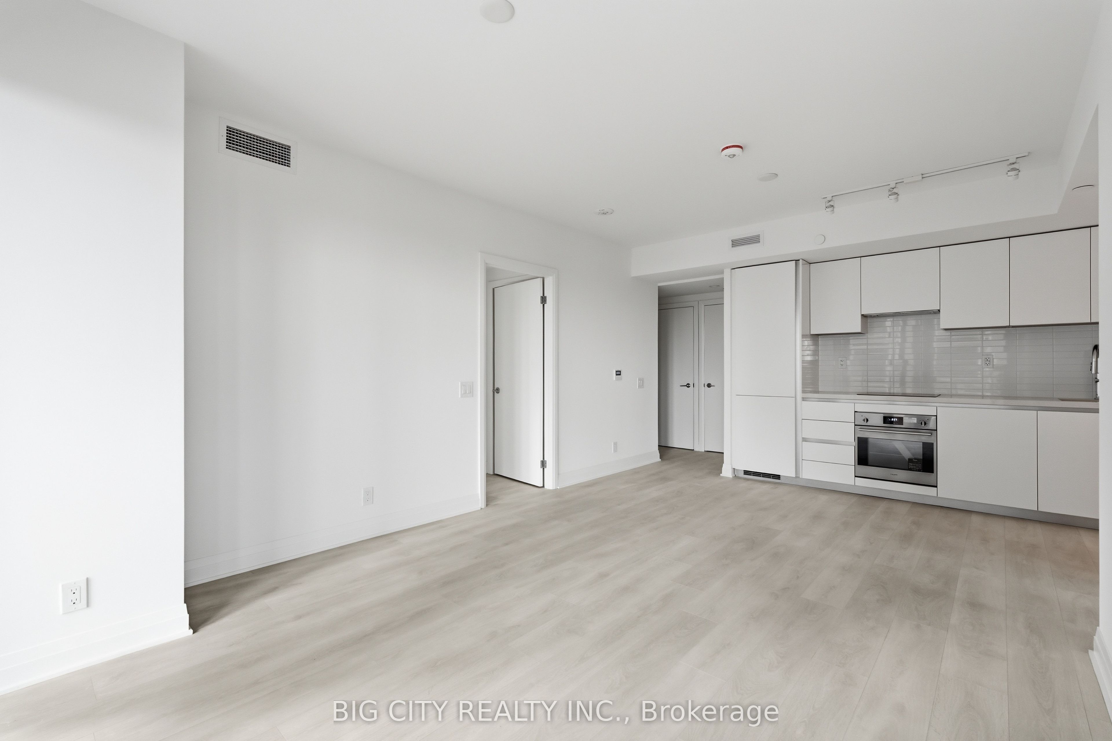 25 Frederick Todd Way 504, Toronto, ON M4G 4E8 photo 4