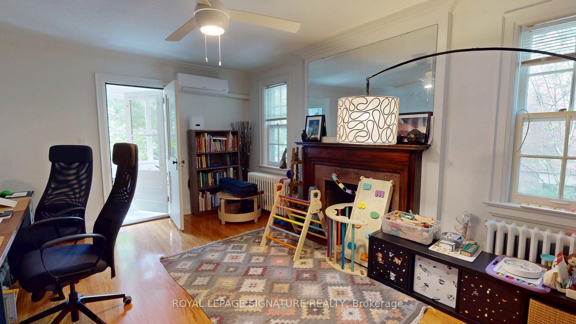 63 Braemore Gardens Main, Toronto, ON M6G 2C7 photo 3
