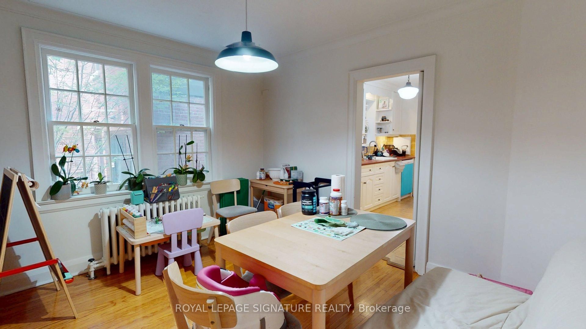63 Braemore Gardens Main, Toronto, ON M6G 2C7 photo 5