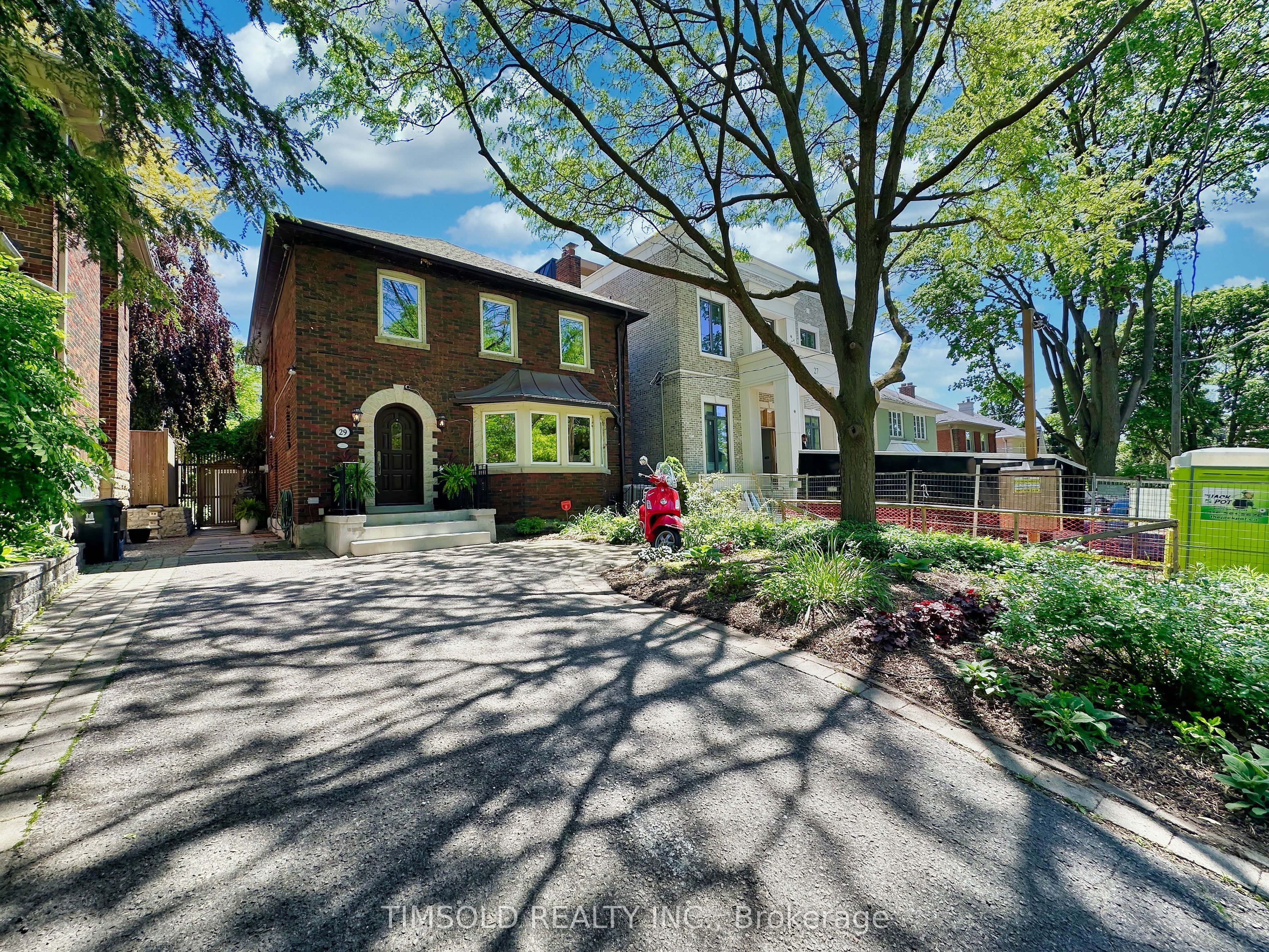 29 Tarlton Road, Toronto, ON M5P 2M6