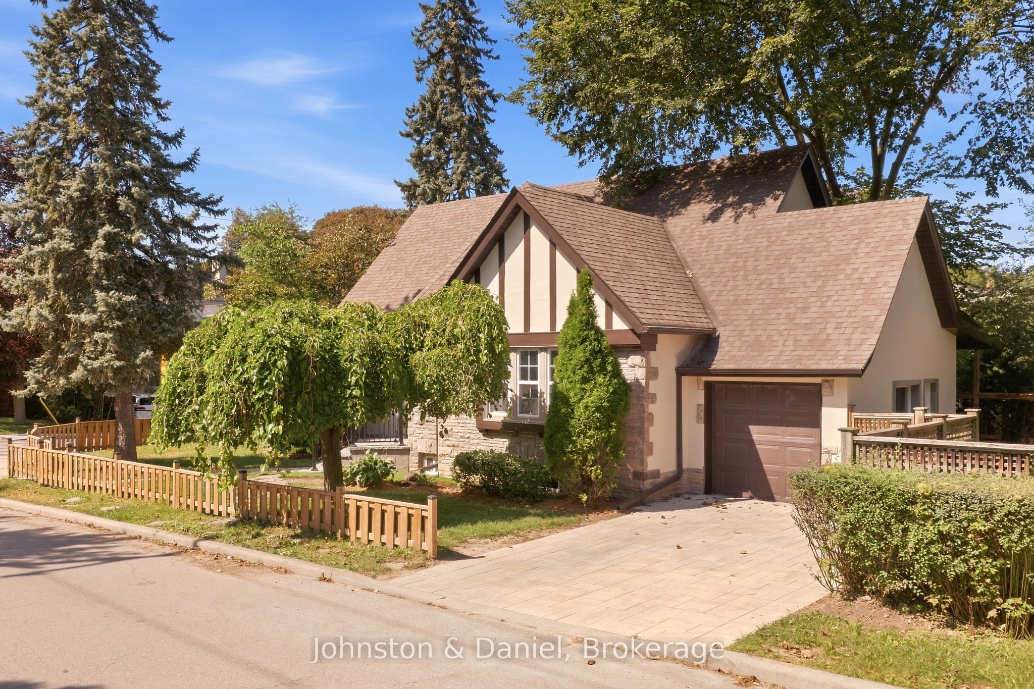 169 Glen Cedar Road, Toronto, ON M6C 3H1