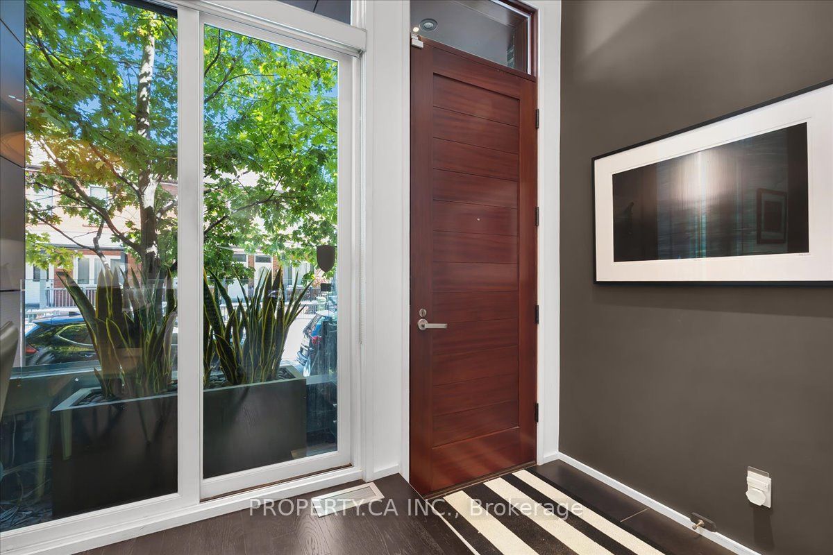 244 Manning Avenue, Toronto, ON M6J 2K7 photo 5