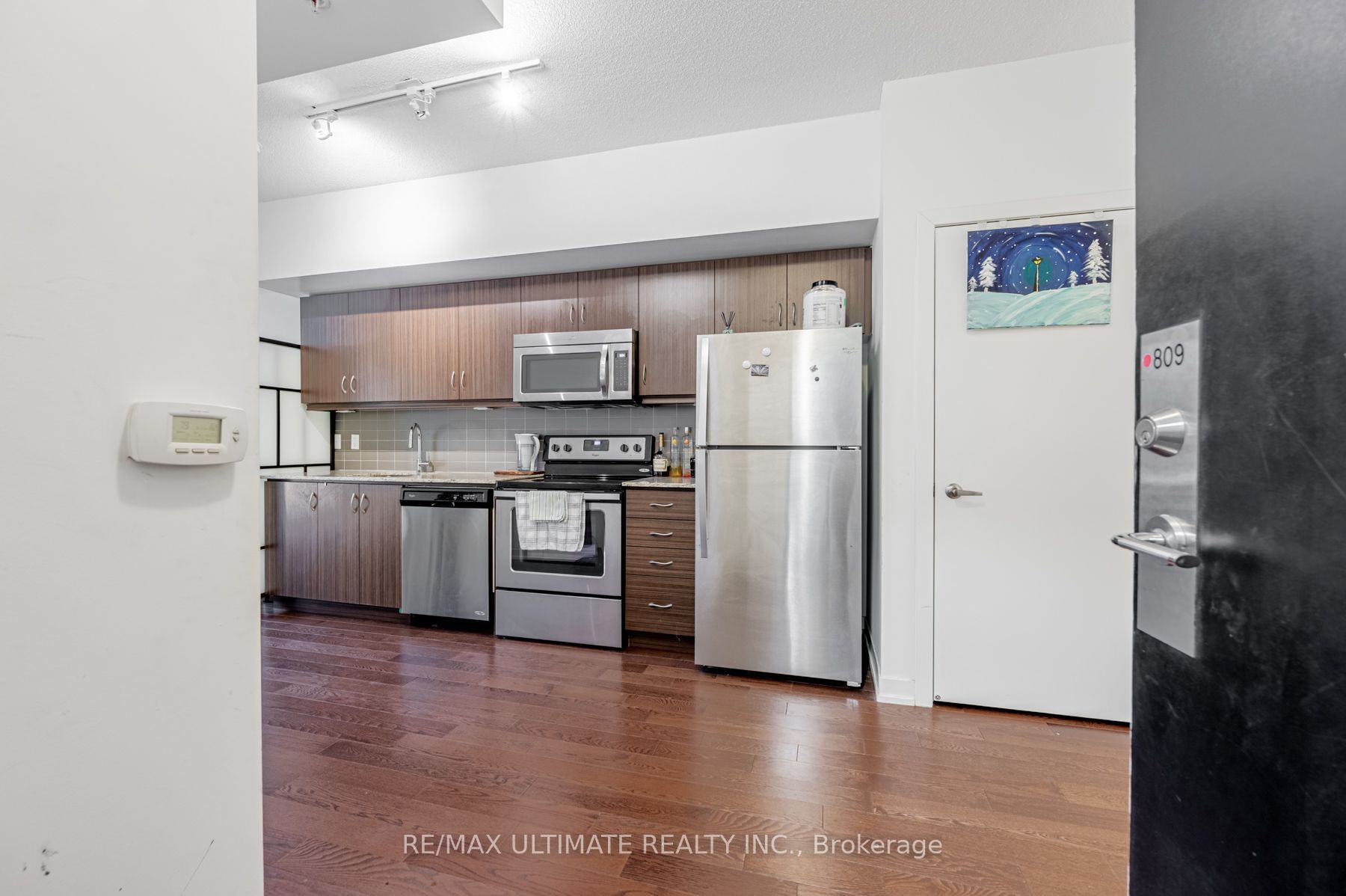 10 Willison Square 809, Toronto, ON M5T 1E7 photo 3