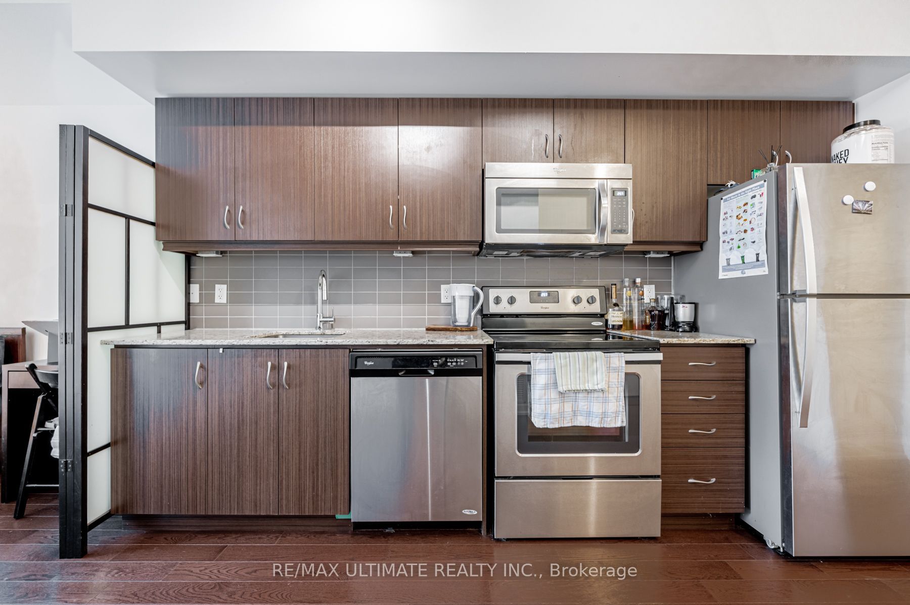 10 Willison Square 809, Toronto, ON M5T 1E7 photo 4