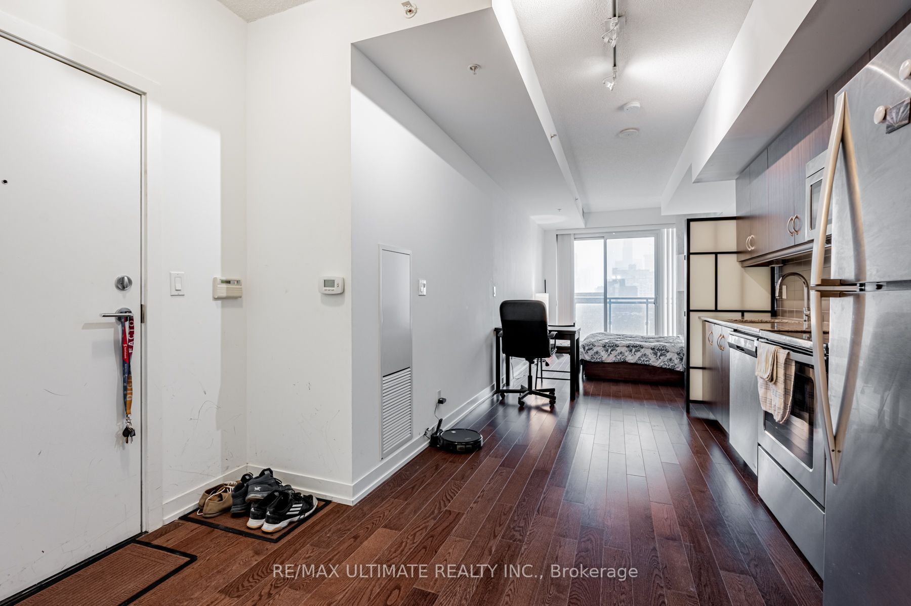 10 Willison Square 809, Toronto, ON M5T 1E7 photo 5