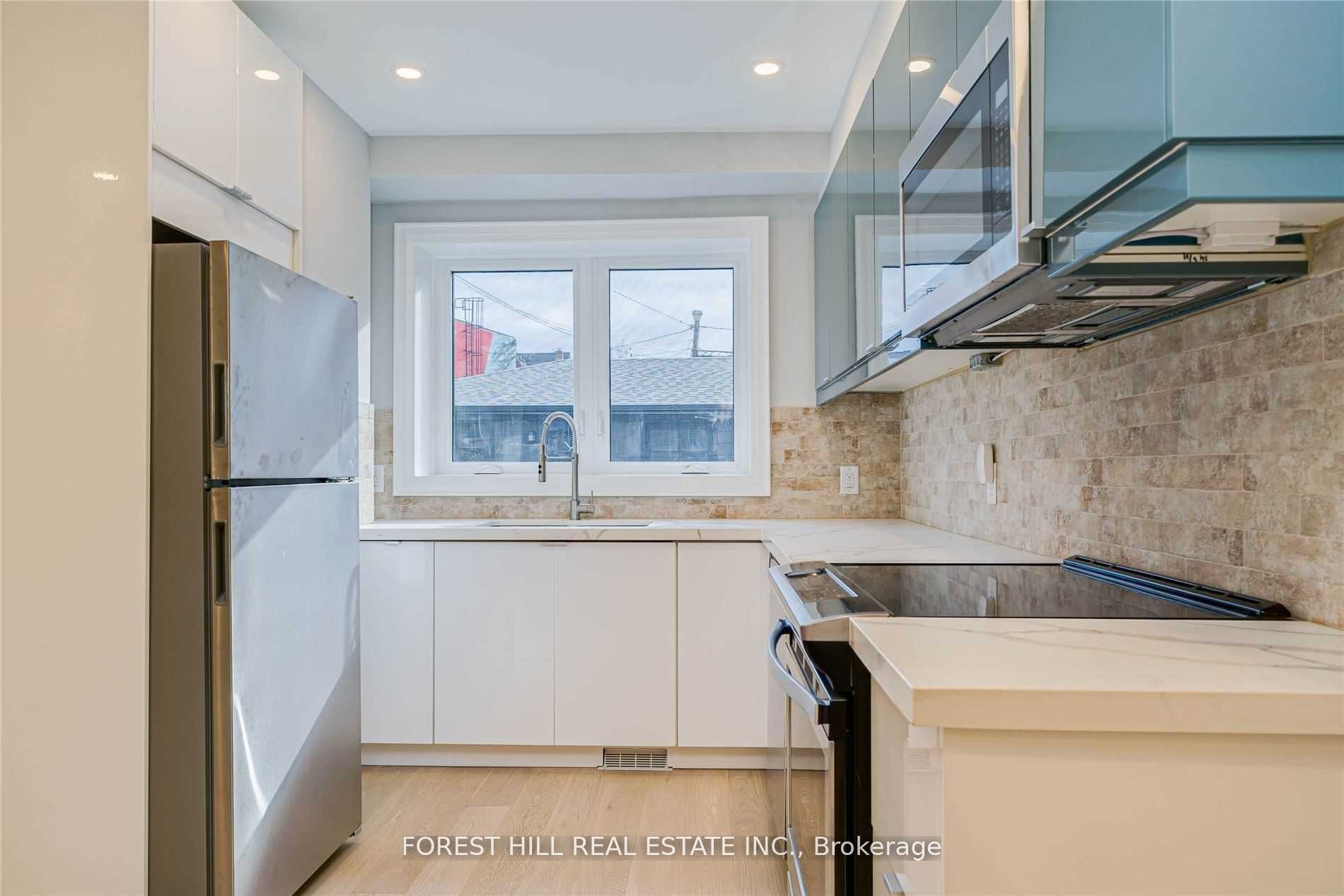 63 Argyle Street Main, Toronto, ON M6J 1N8 photo 2