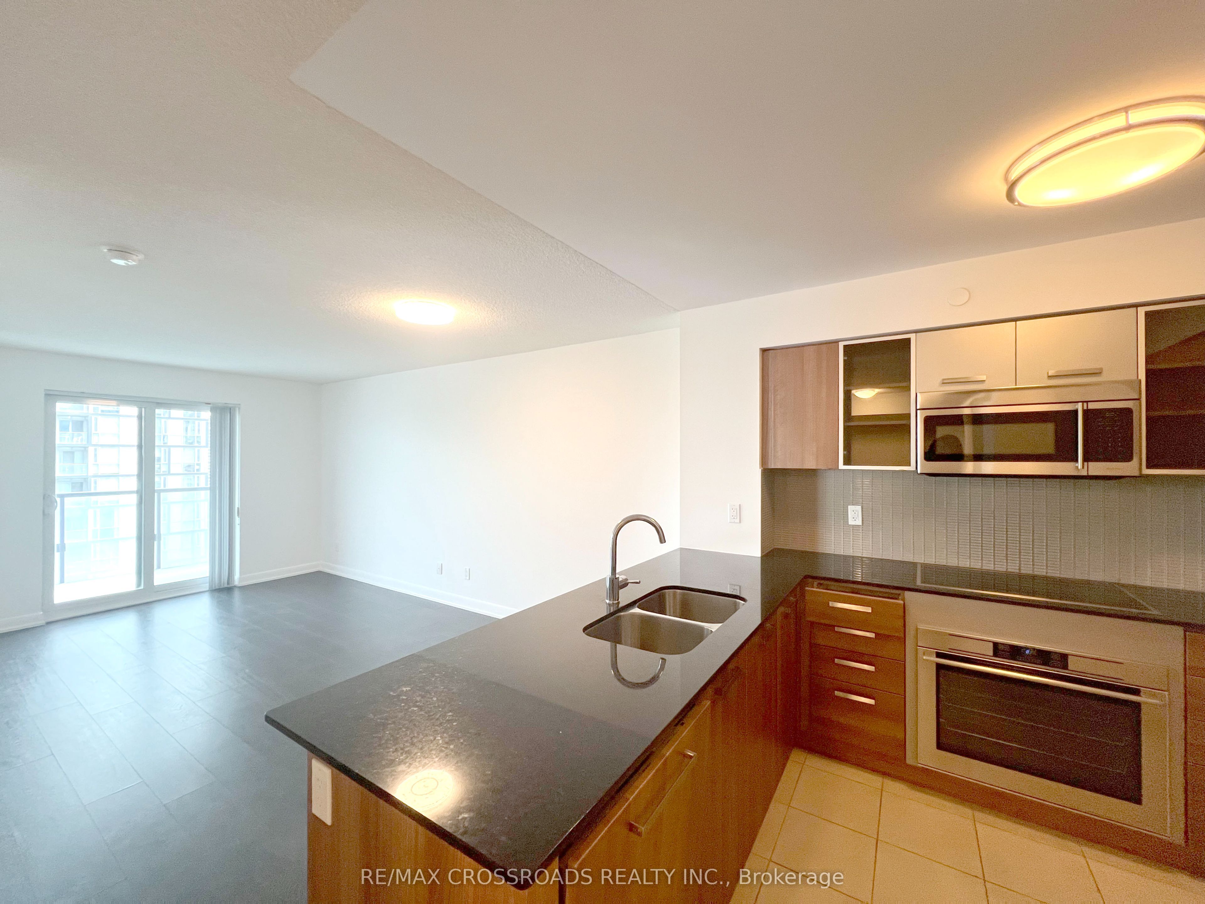 5168 Yonge Street 2107, Toronto, ON M2N 5P6 photo 2