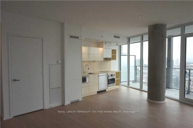 125 Peter Street 802, Toronto, ON M5V 0M2 photo 2