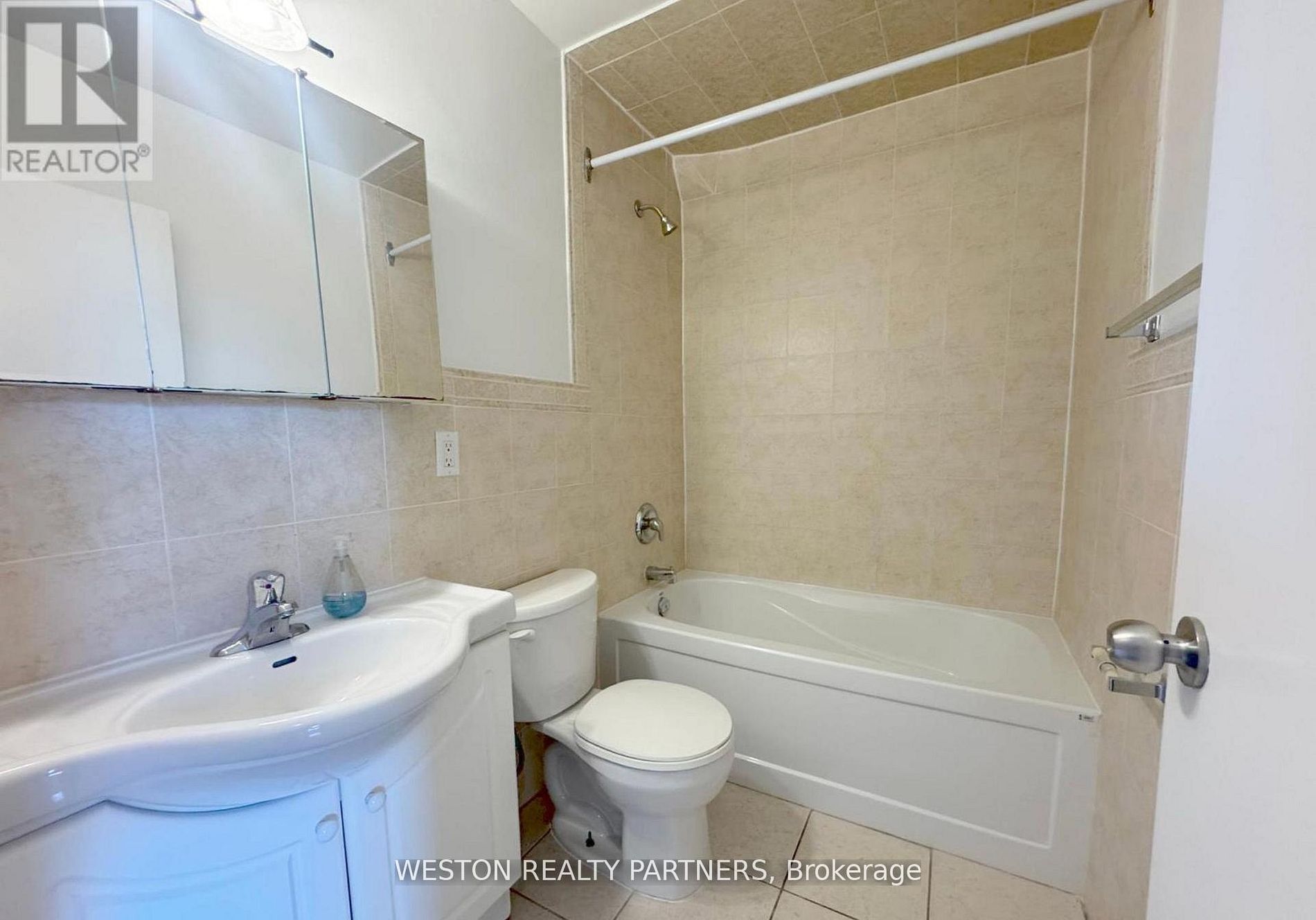 44 Walmer Road 801, Toronto, ON M5R 2X5 photo 4