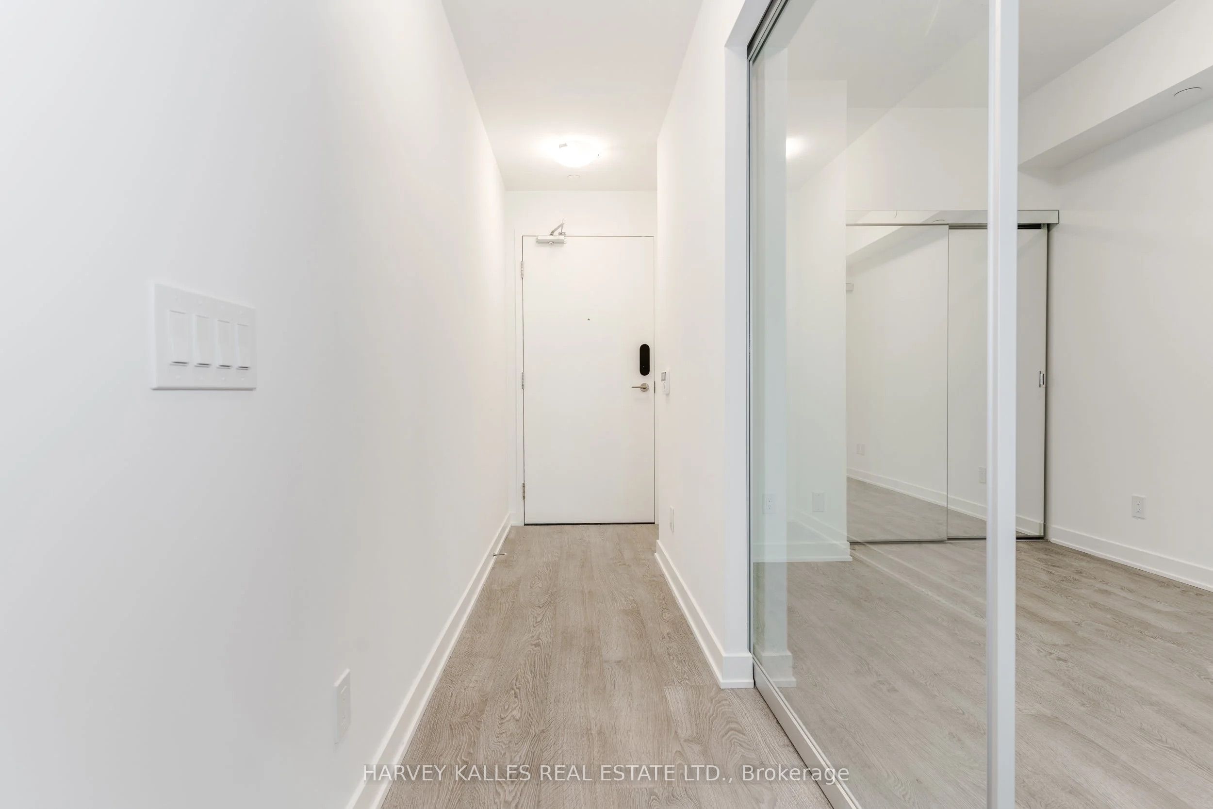 543 Richmond Street W 410, Toronto, ON M5V 1Y6 photo 2