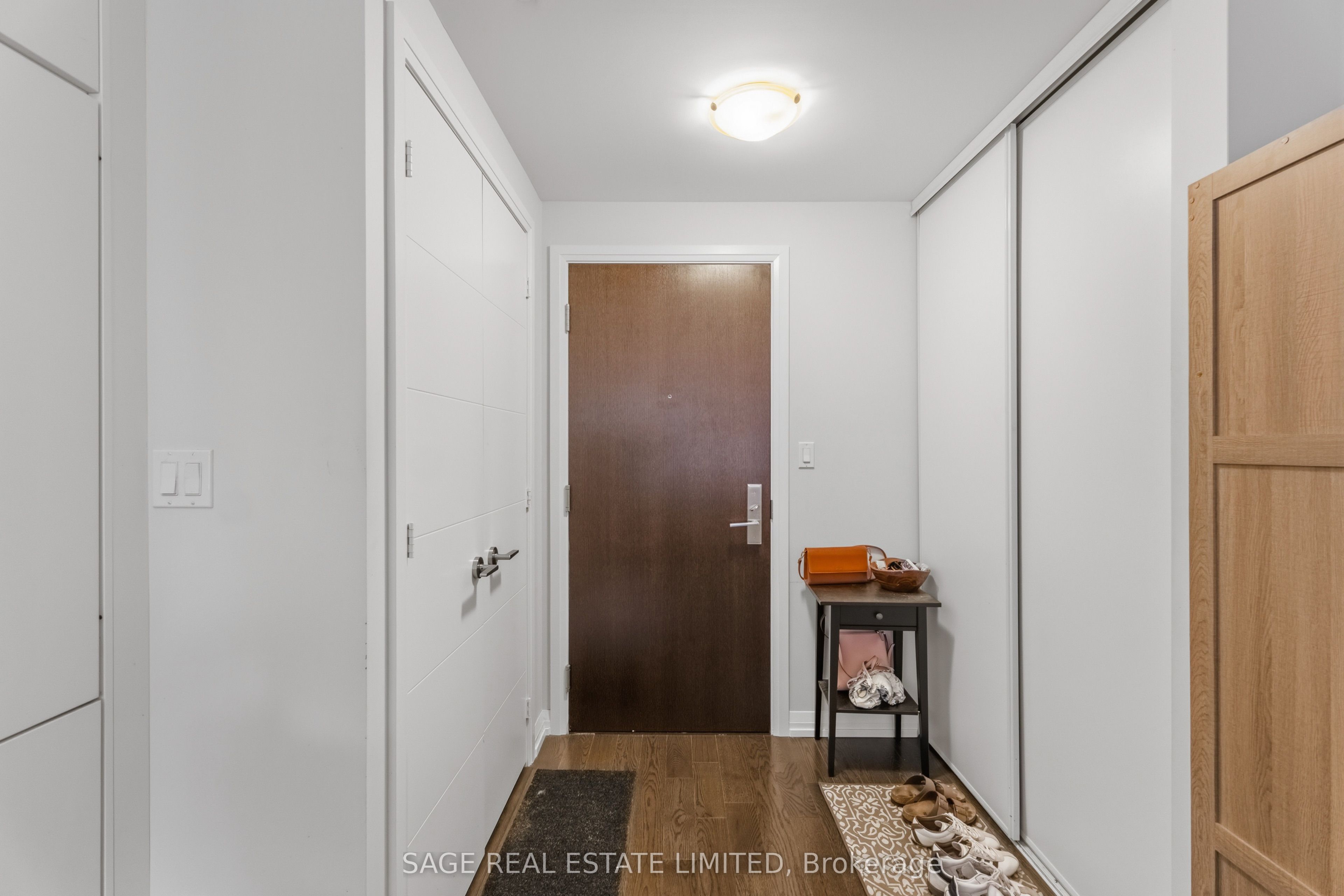 460 Adelaide Street E 309, Toronto, ON M5A 1N4 photo 2