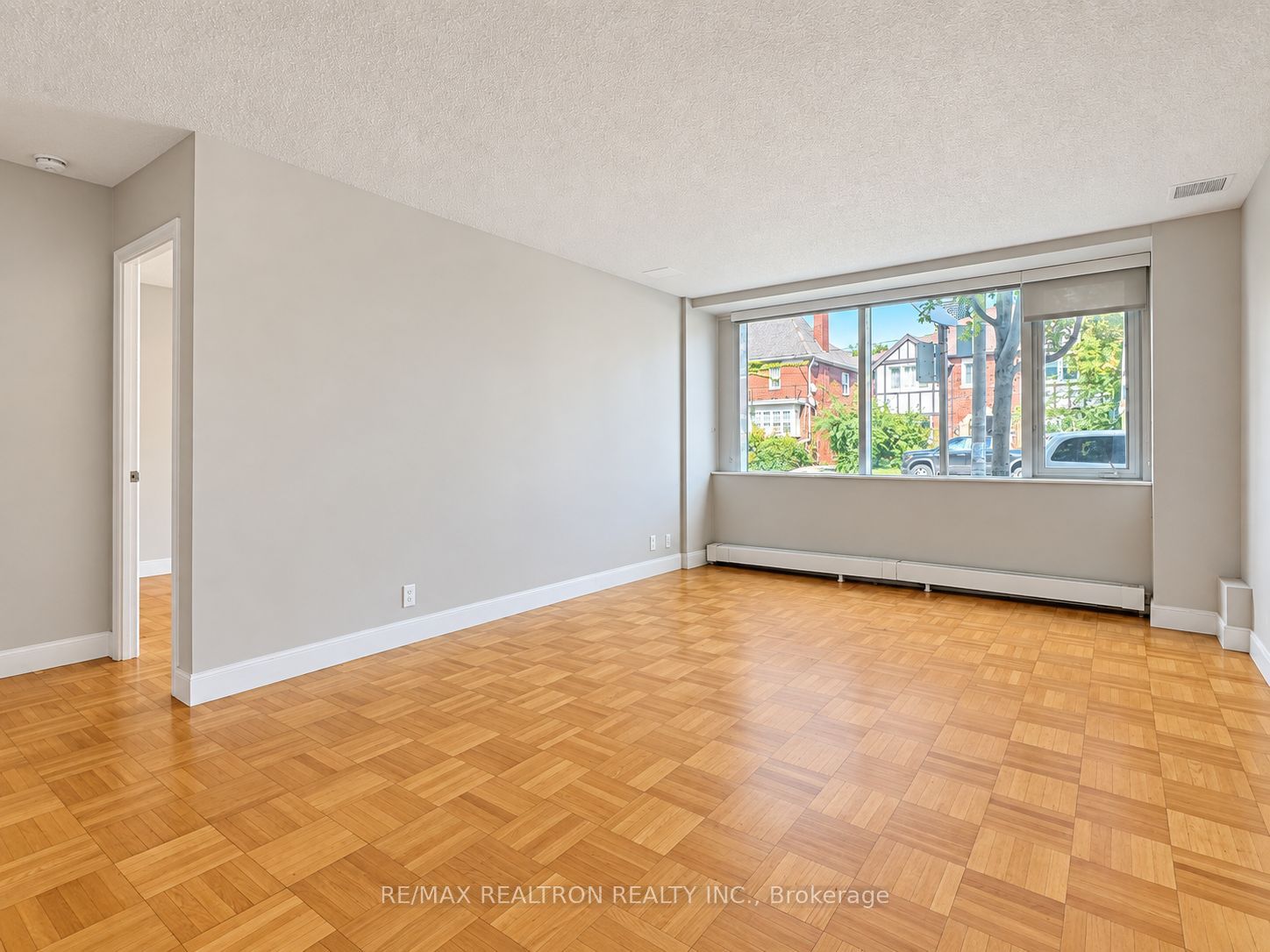 990 Avenue Road 104, Toronto, ON M5P 2K8 photo 4