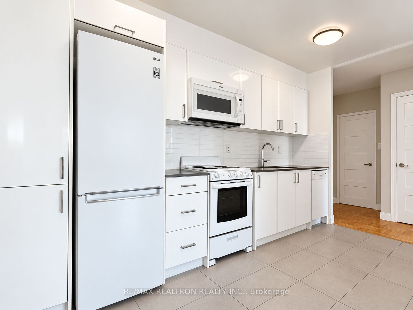 990 Avenue Road 104, Toronto, ON M5P 2K8 photo 5