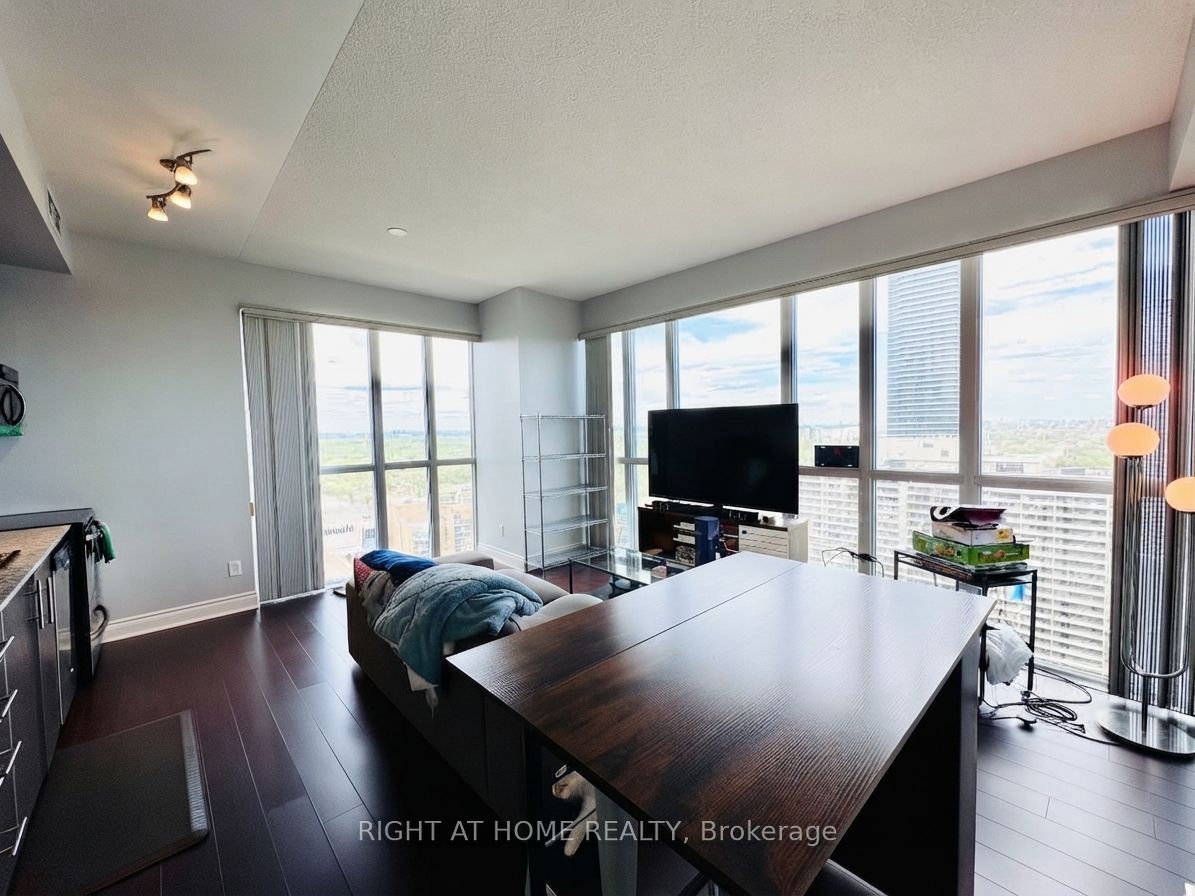 28 Ted Rogers Way 3211, Toronto, ON M4Y 2J4 photo 2