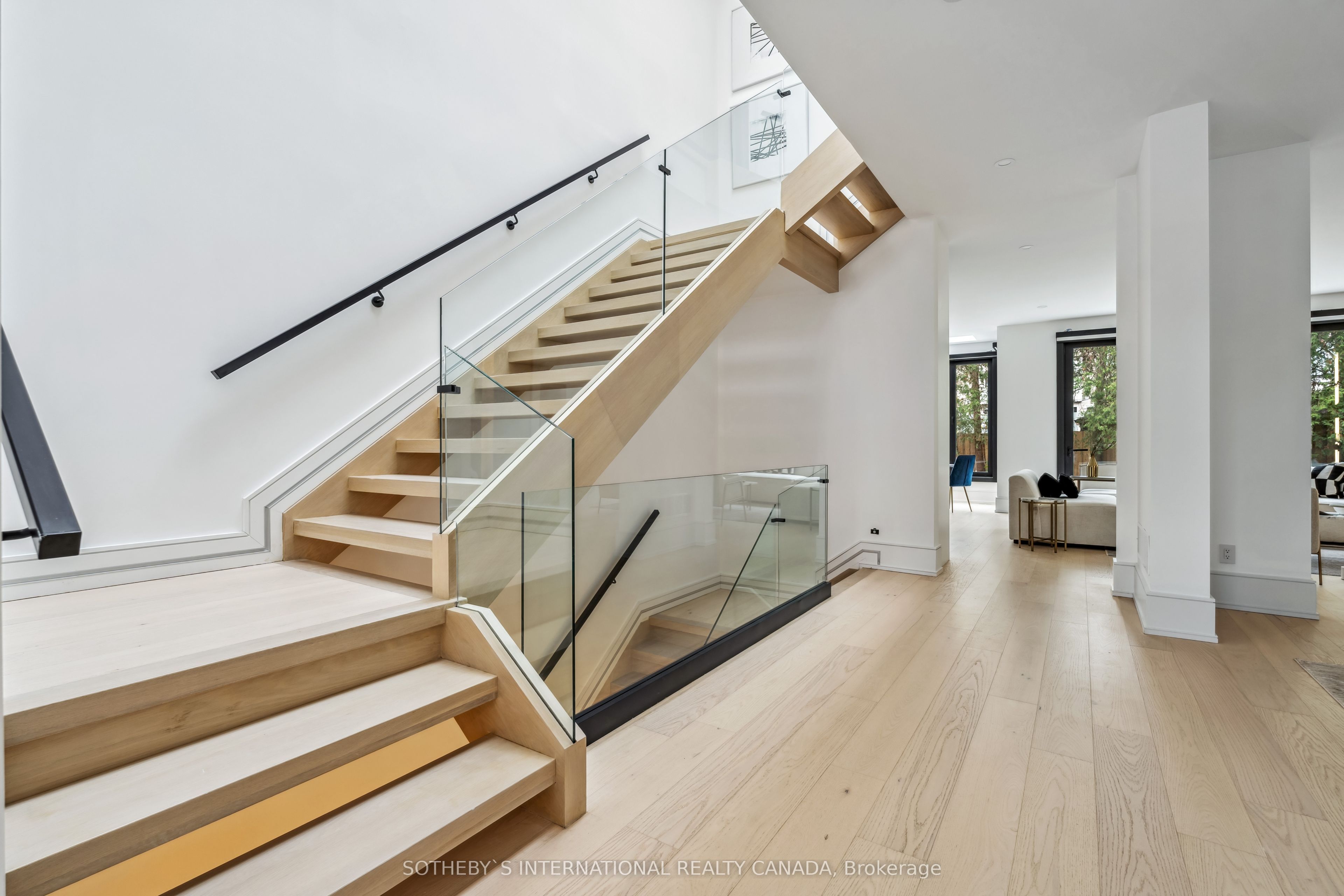 159 Cortleigh Boulevard, Toronto, ON M5N 1P6 photo 4