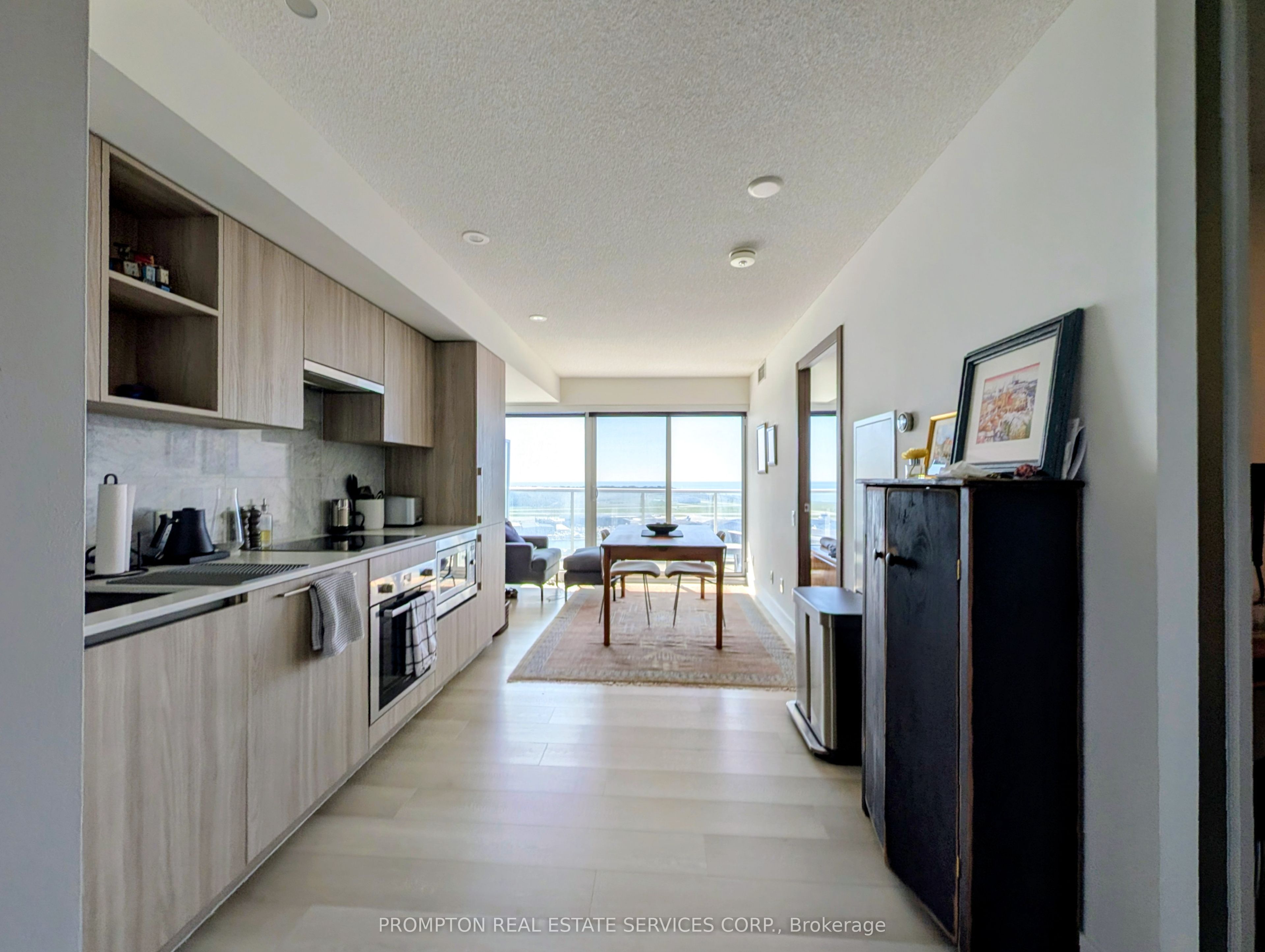17 Bathurst Street 2616, Toronto, ON M5V 0N1 photo 4