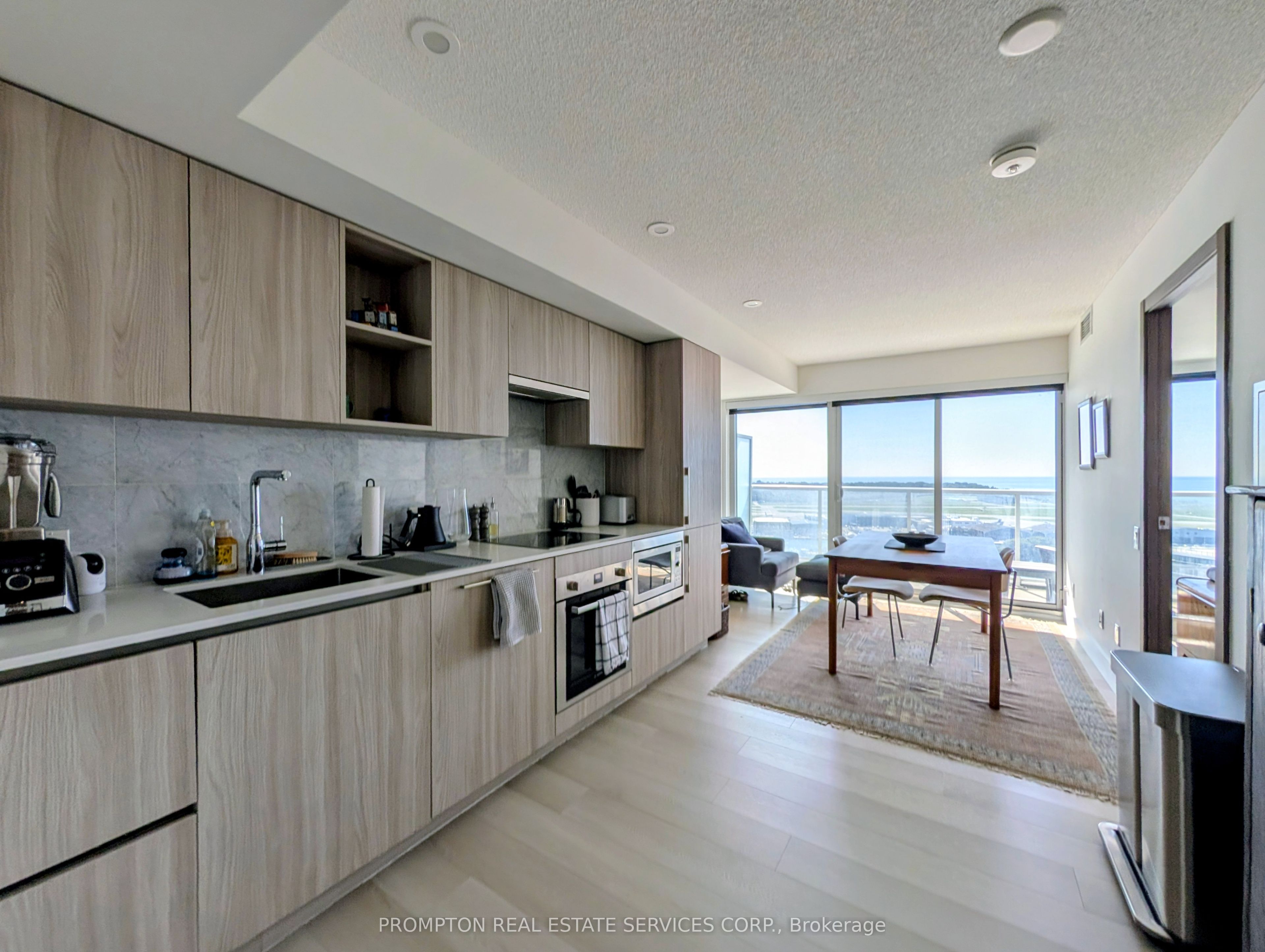 17 Bathurst Street 2616, Toronto, ON M5V 0N1 photo 5