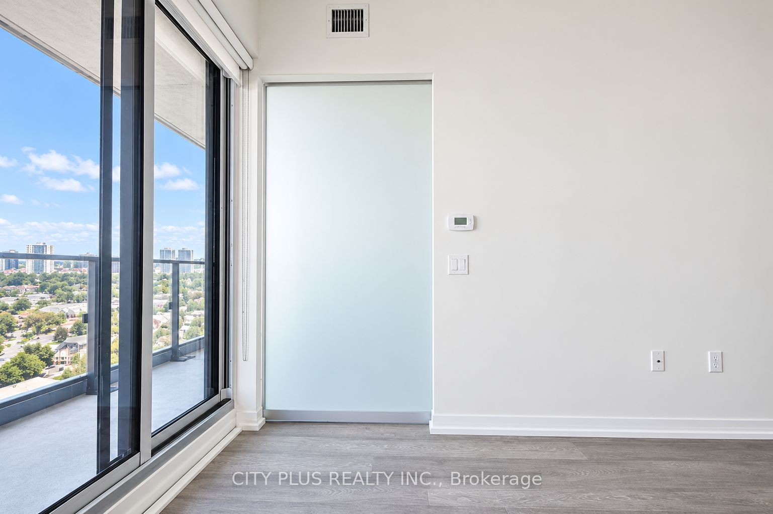 251 Jarvis Street 2502, Toronto, ON M5B 0C3 photo 2