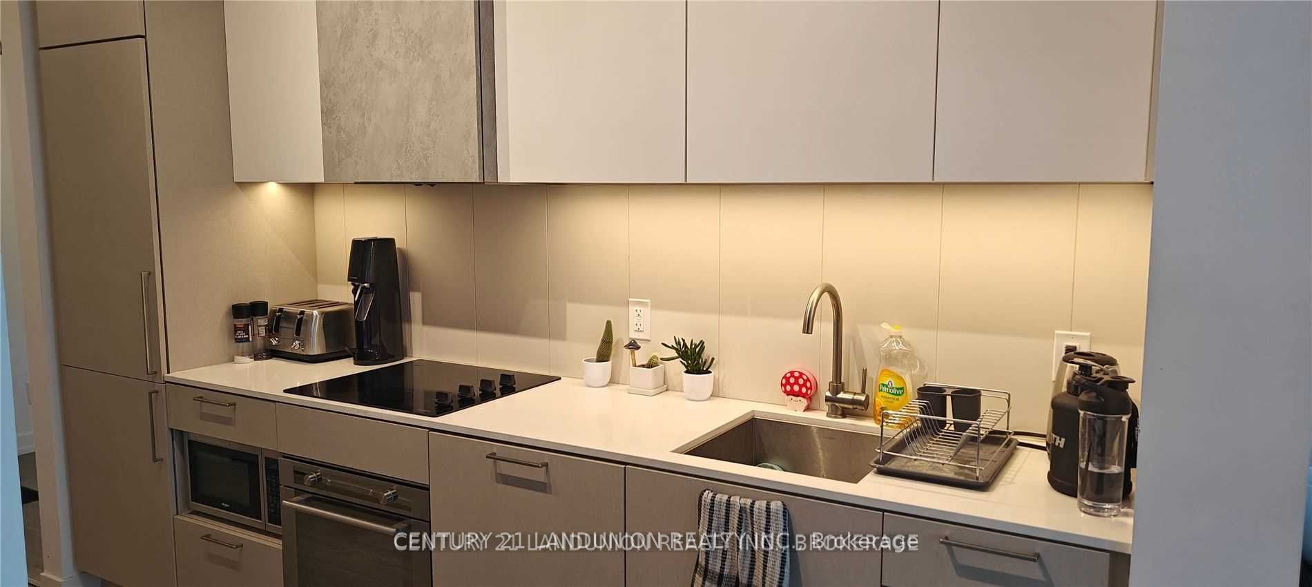 19 Western Battery Road 722, Toronto, ON M6K 3S4 photo 2