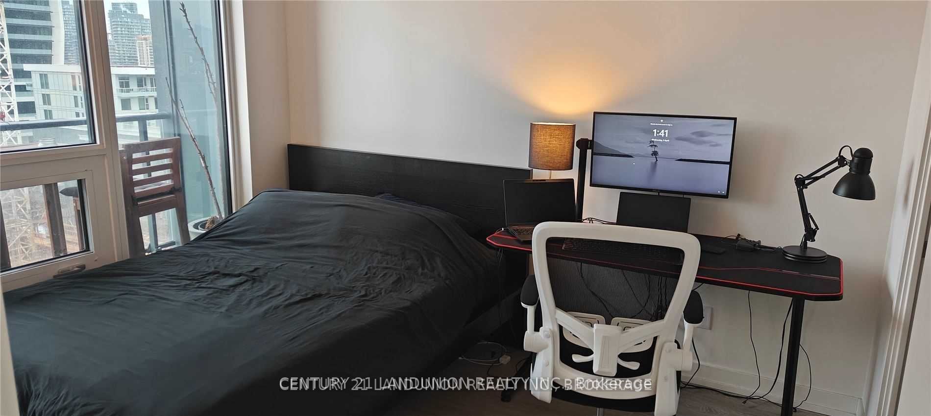 19 Western Battery Road 722, Toronto, ON M6K 3S4 photo 3