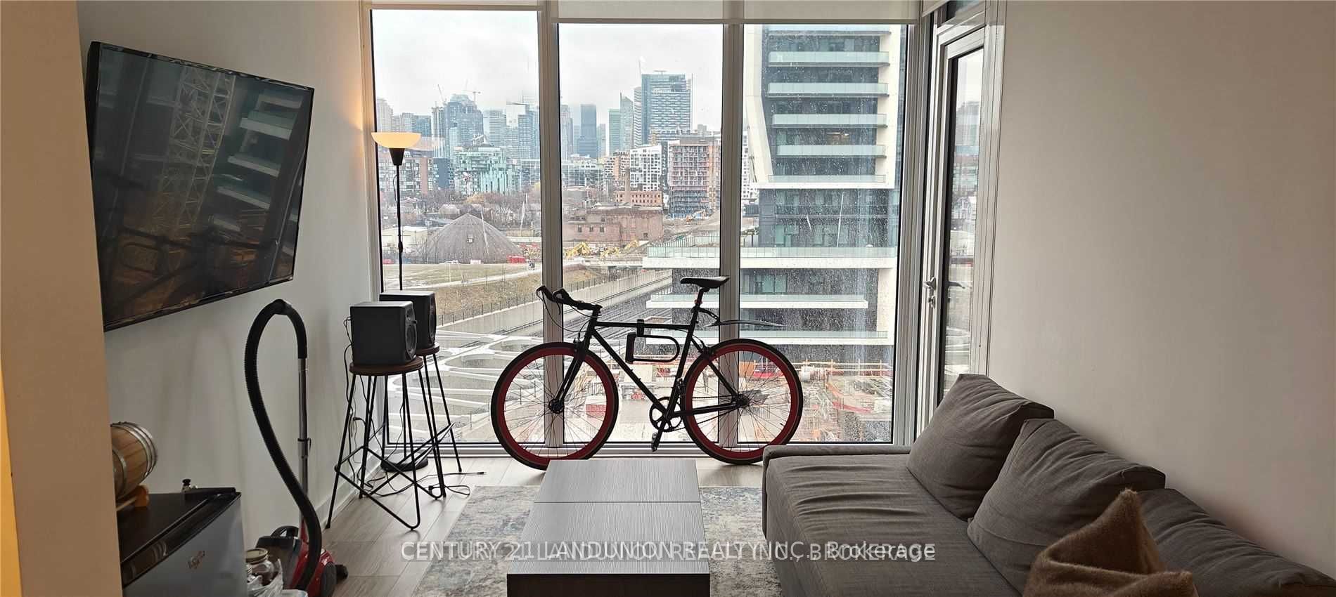 19 Western Battery Road 722, Toronto, ON M6K 3S4 photo 4