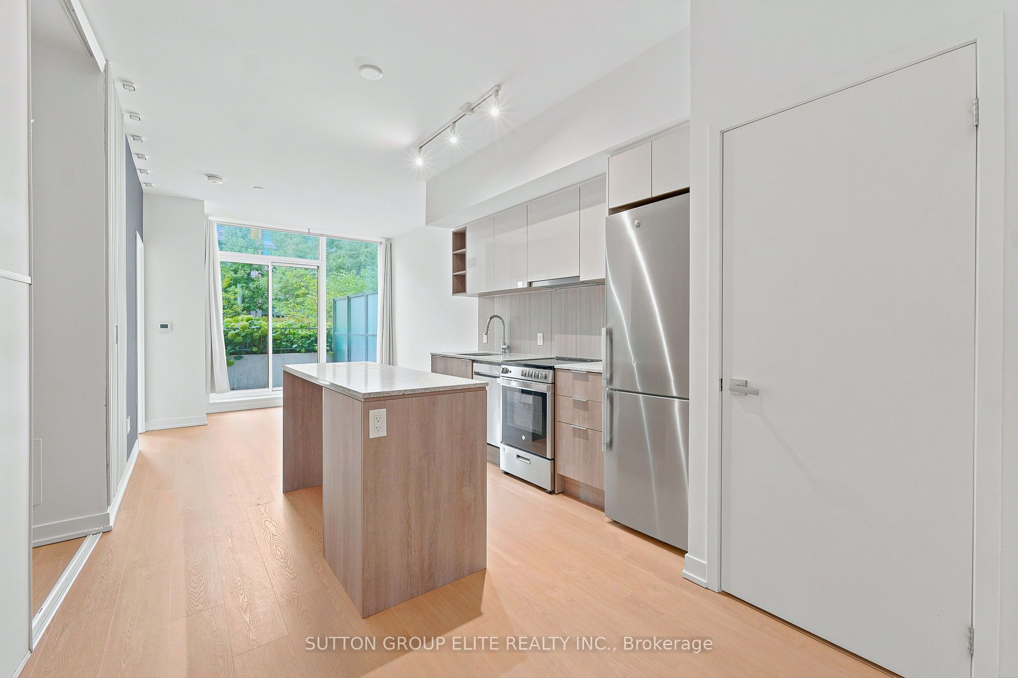 31 Tippett Road 106, Toronto, ON M3H 0C8 photo 3