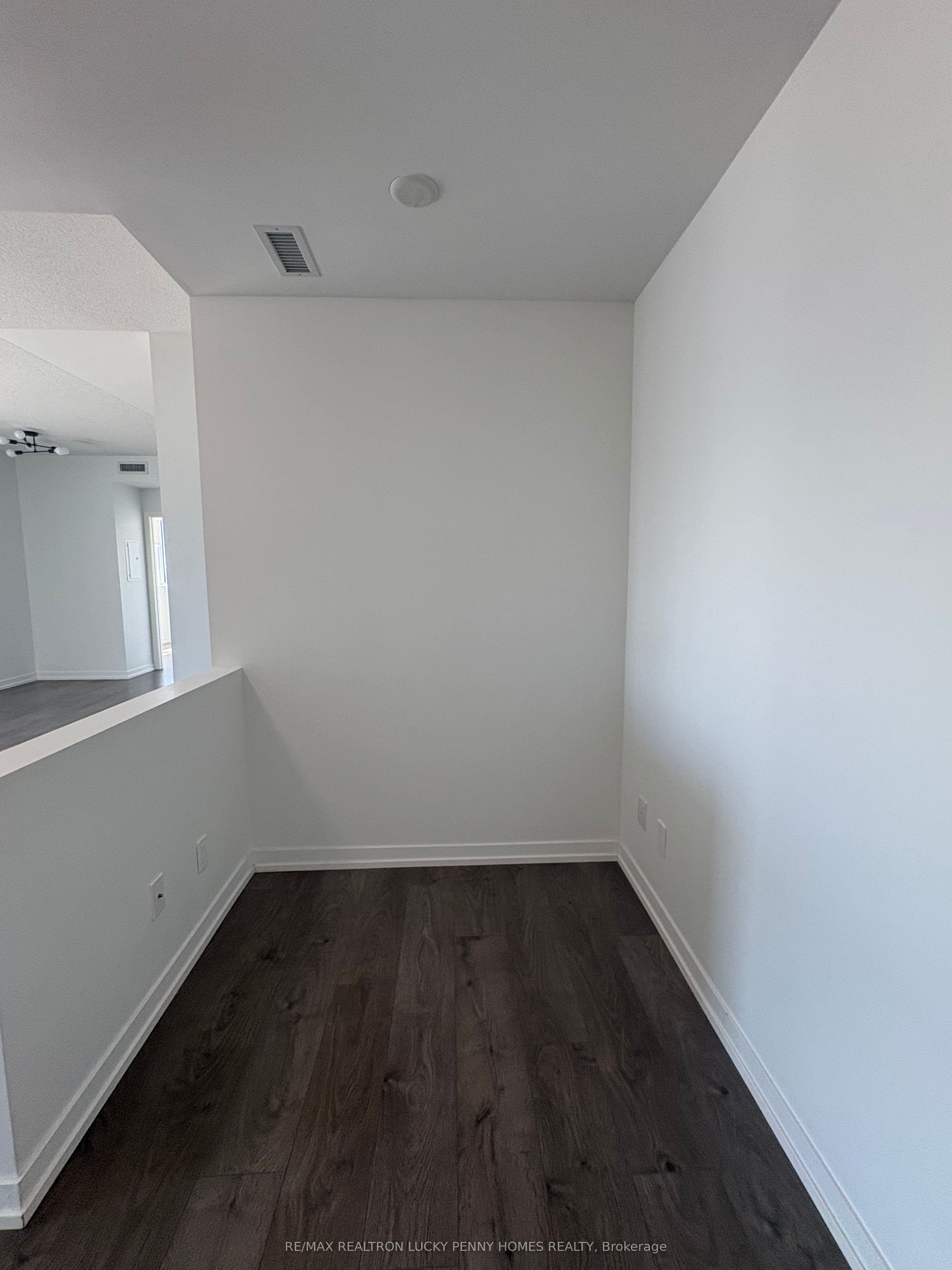49 East Liberty Street 903, Toronto, ON M6K 0B2 photo 3