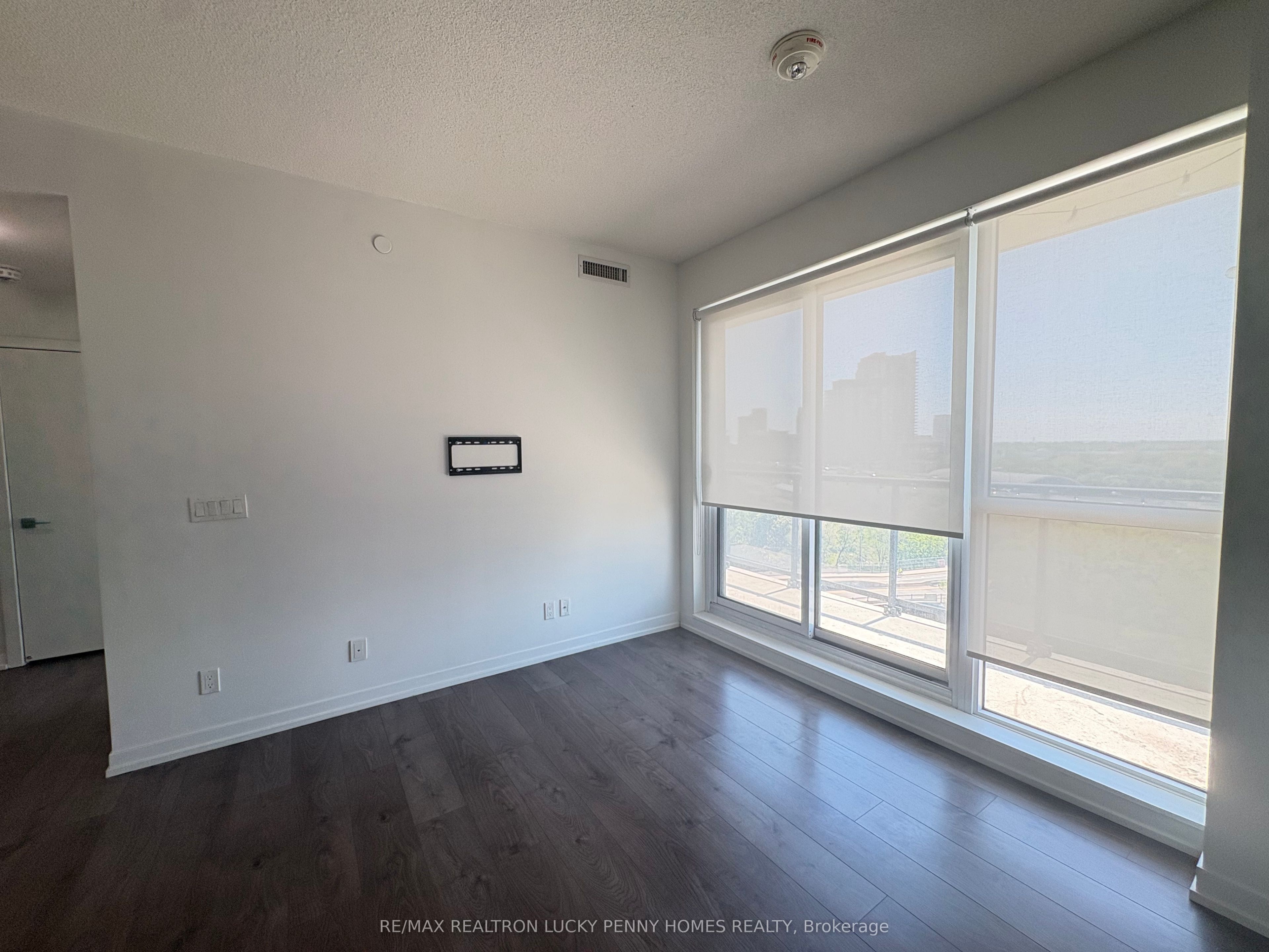 49 East Liberty Street 903, Toronto, ON M6K 0B2 photo 5