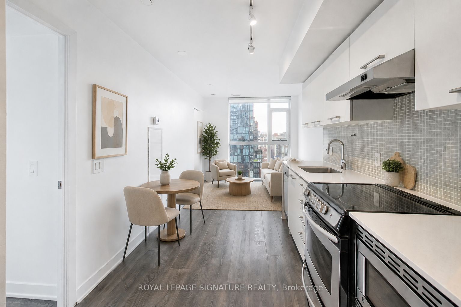 87 Peter Street 1203, Toronto, ON M5V 0P1 photo 2