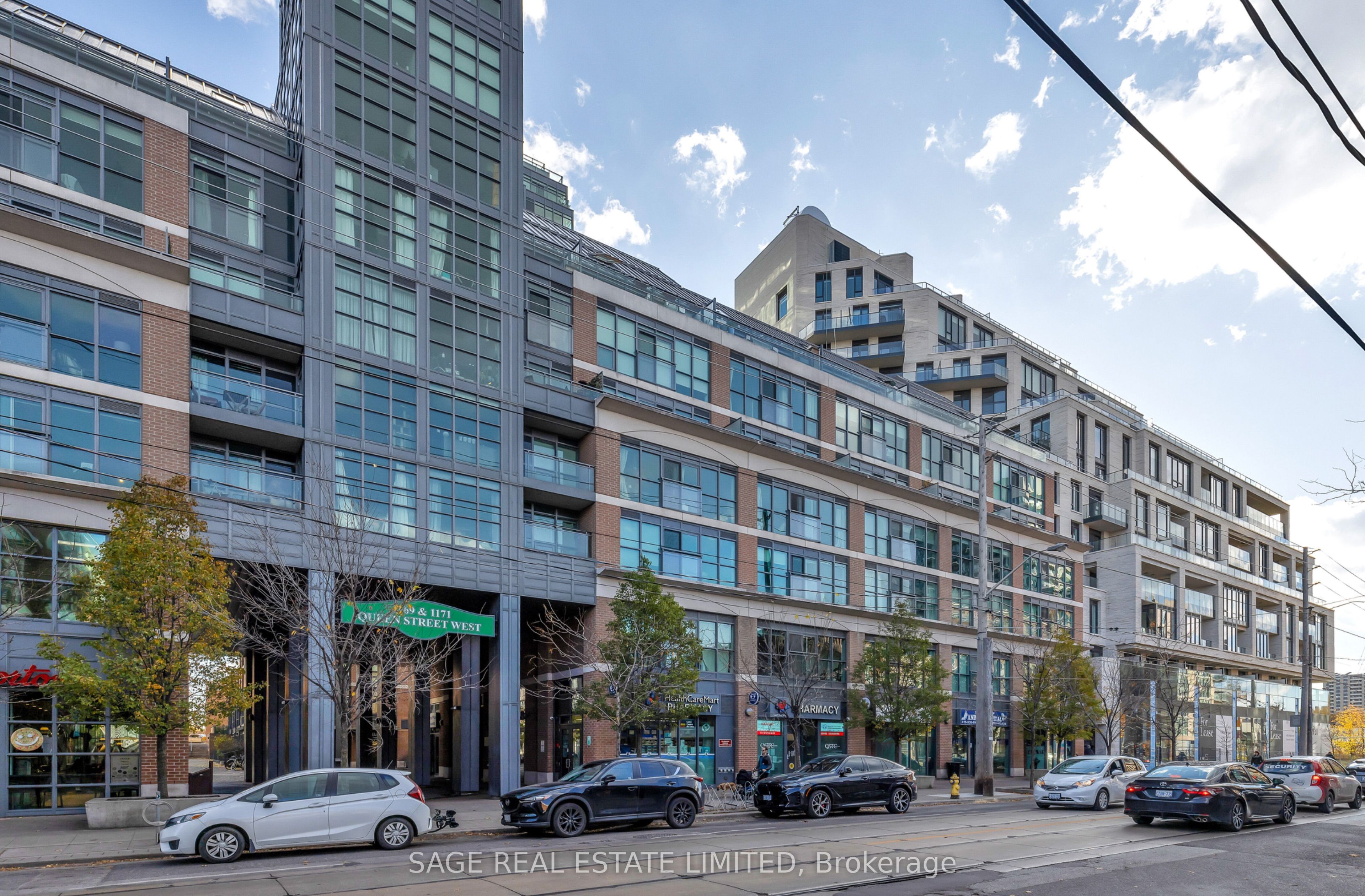 1169 Queen Street W 419, Toronto, ON M6J 0A4