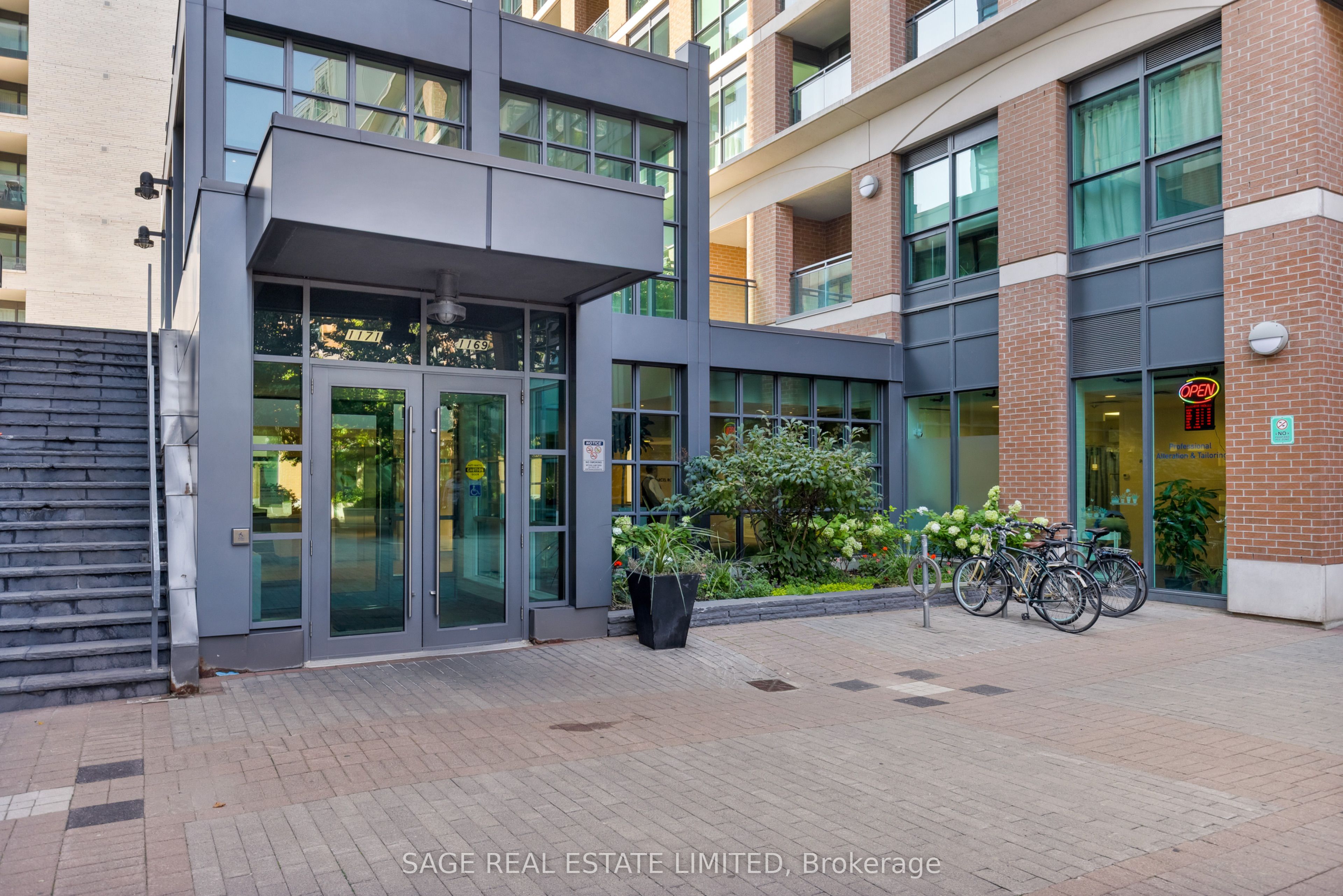 1169 Queen Street W 419, Toronto, ON M6J 0A4 photo 2