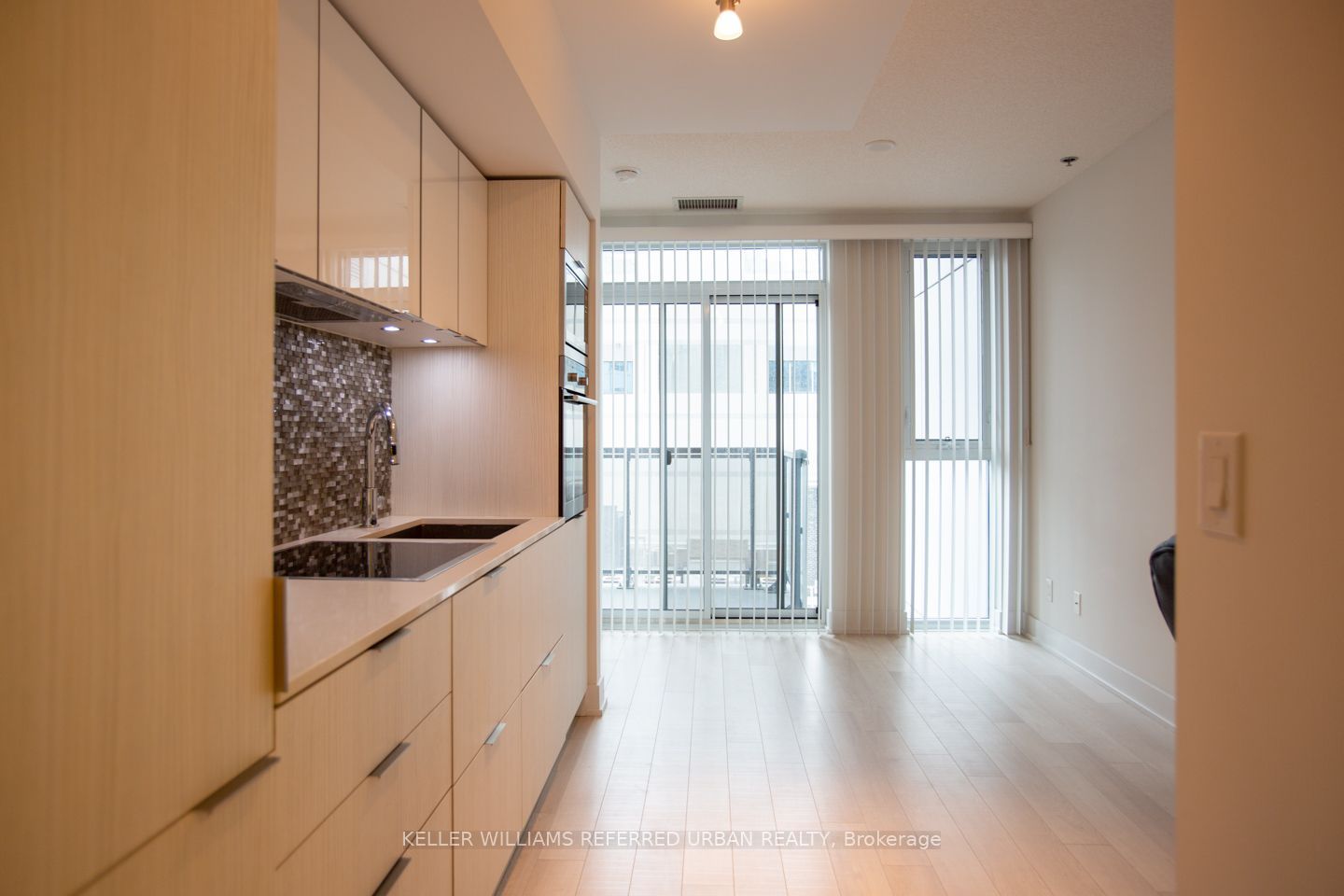 318 Richmond Street W 908, Toronto, ON M5V 1X2 photo 4