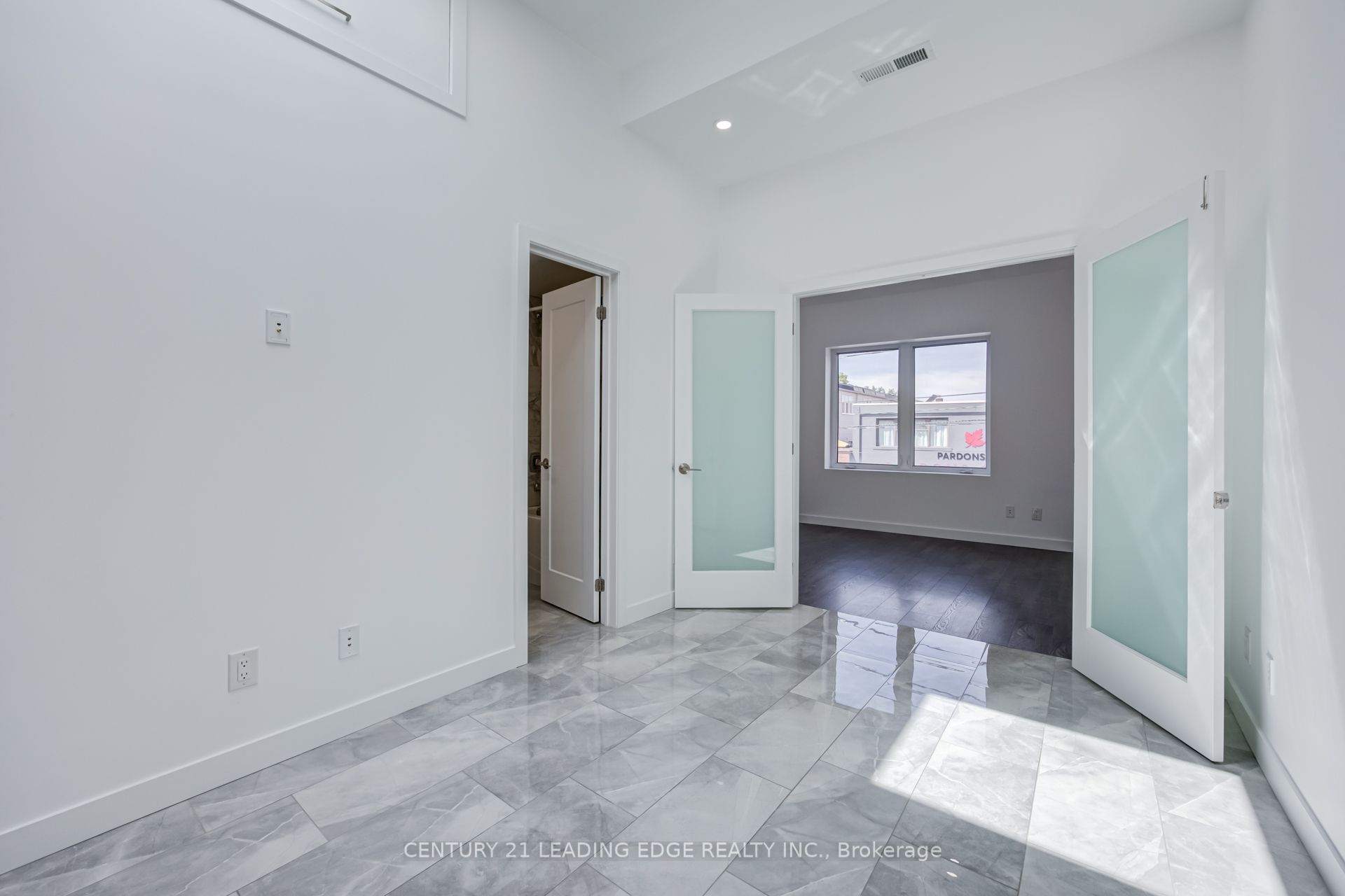 1375 Bathurst Street Unit B, Toronto, ON M5R 3H8 photo 2