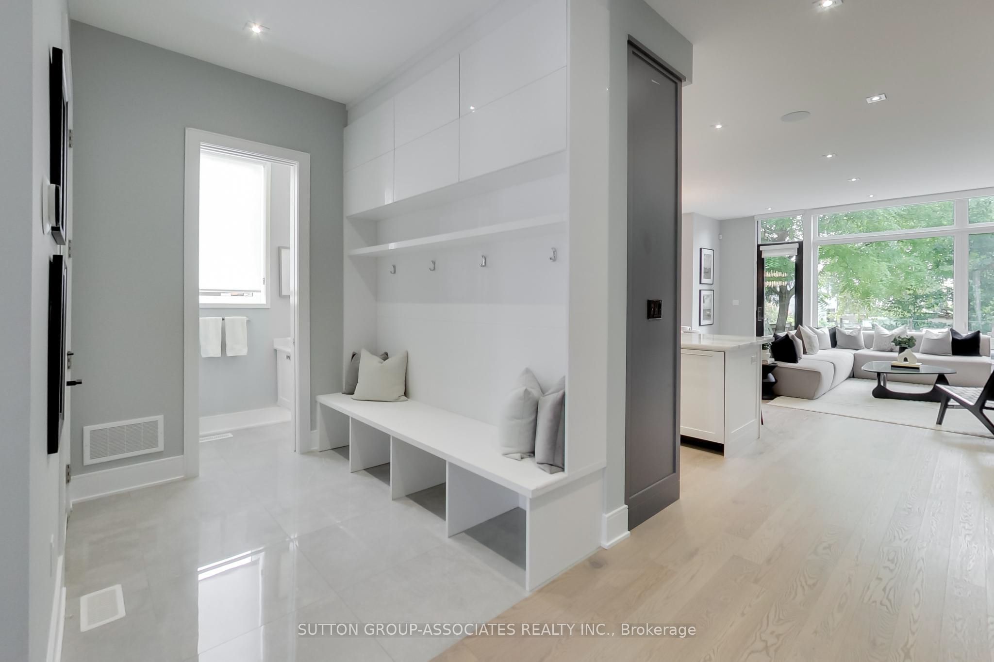 670 Winona Drive, Toronto, ON M6C 3V8 photo 5