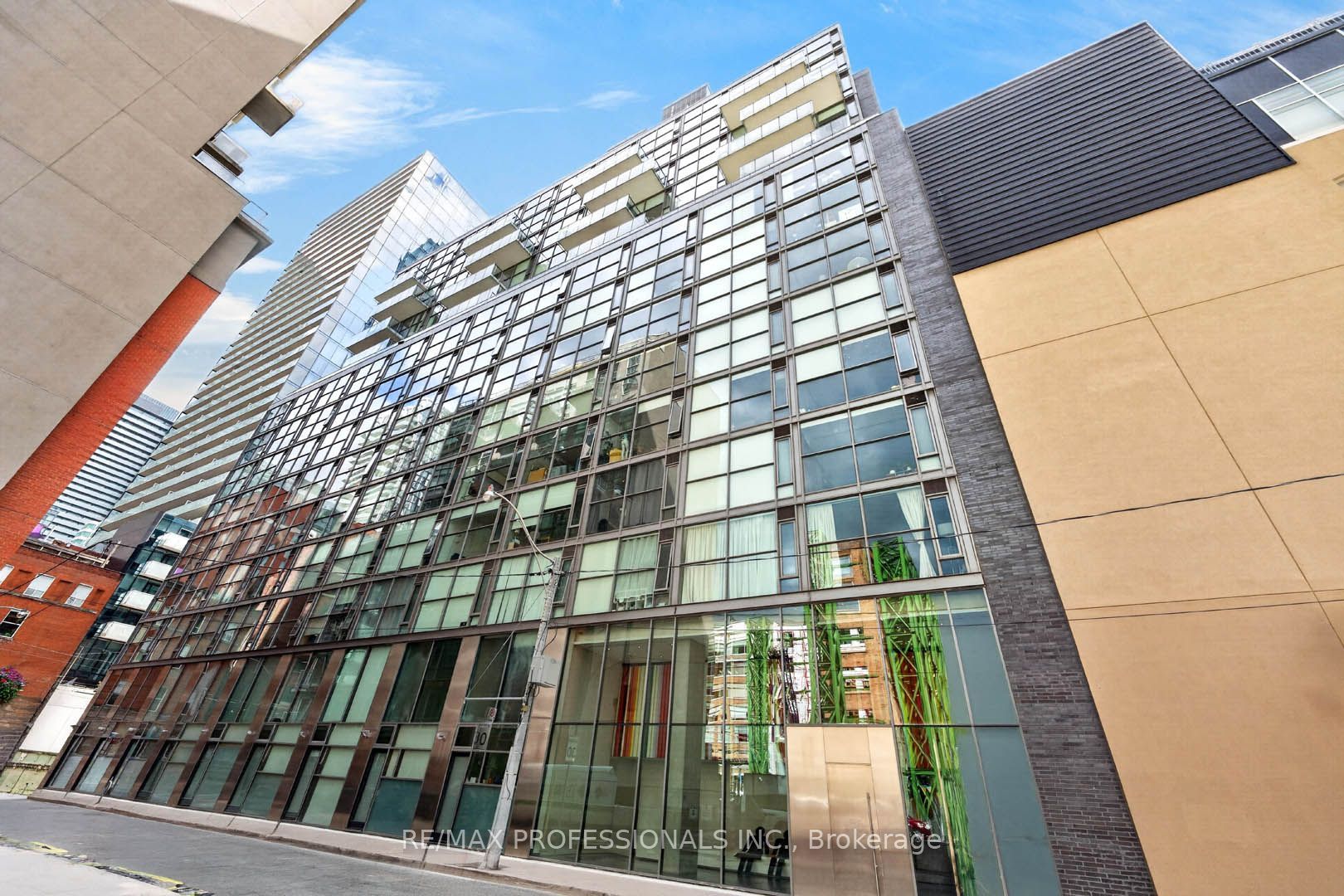25 Oxley Street 907, Toronto, ON M5V 2J5