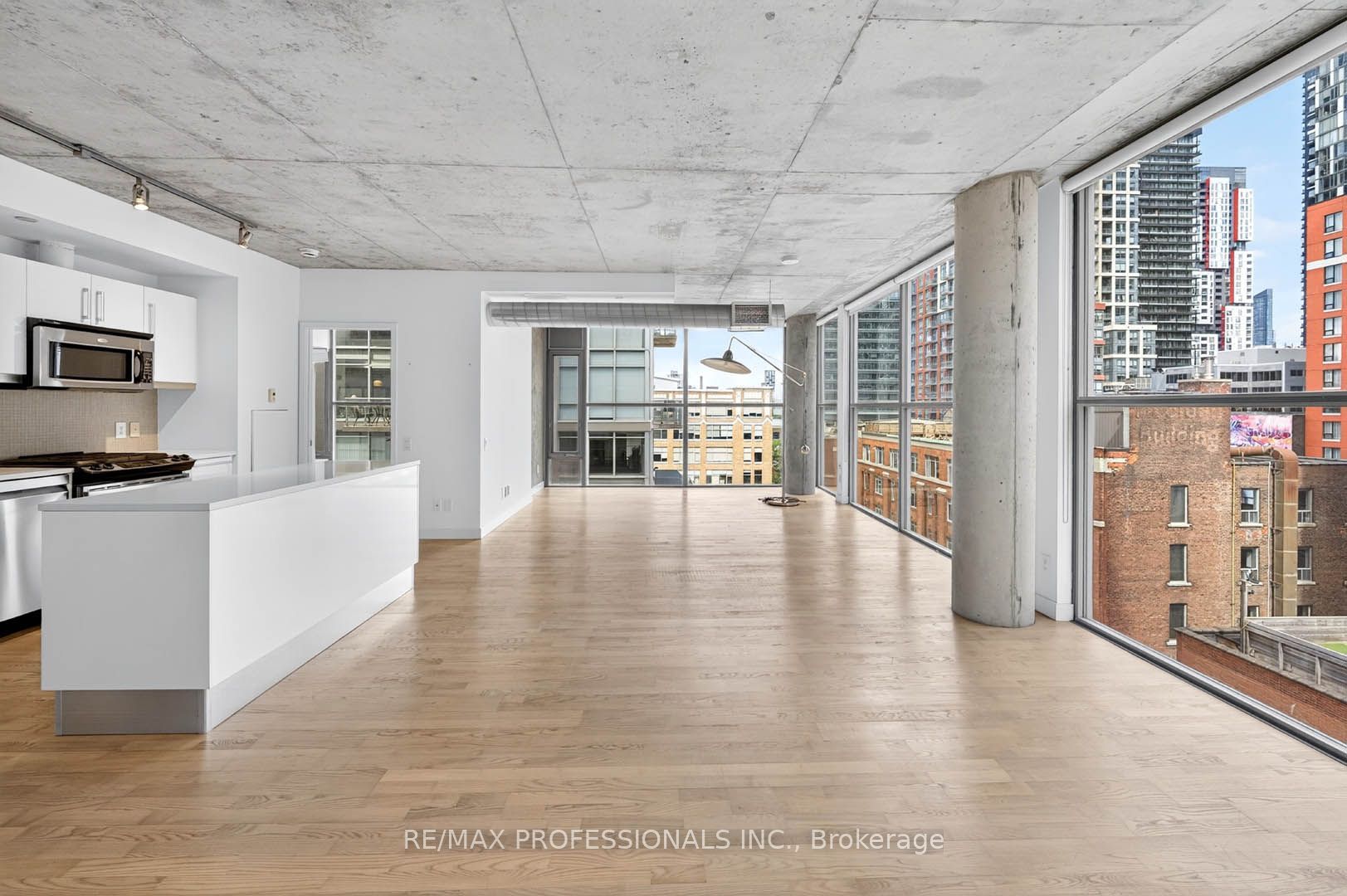 25 Oxley Street 907, Toronto, ON M5V 2J5 photo 4