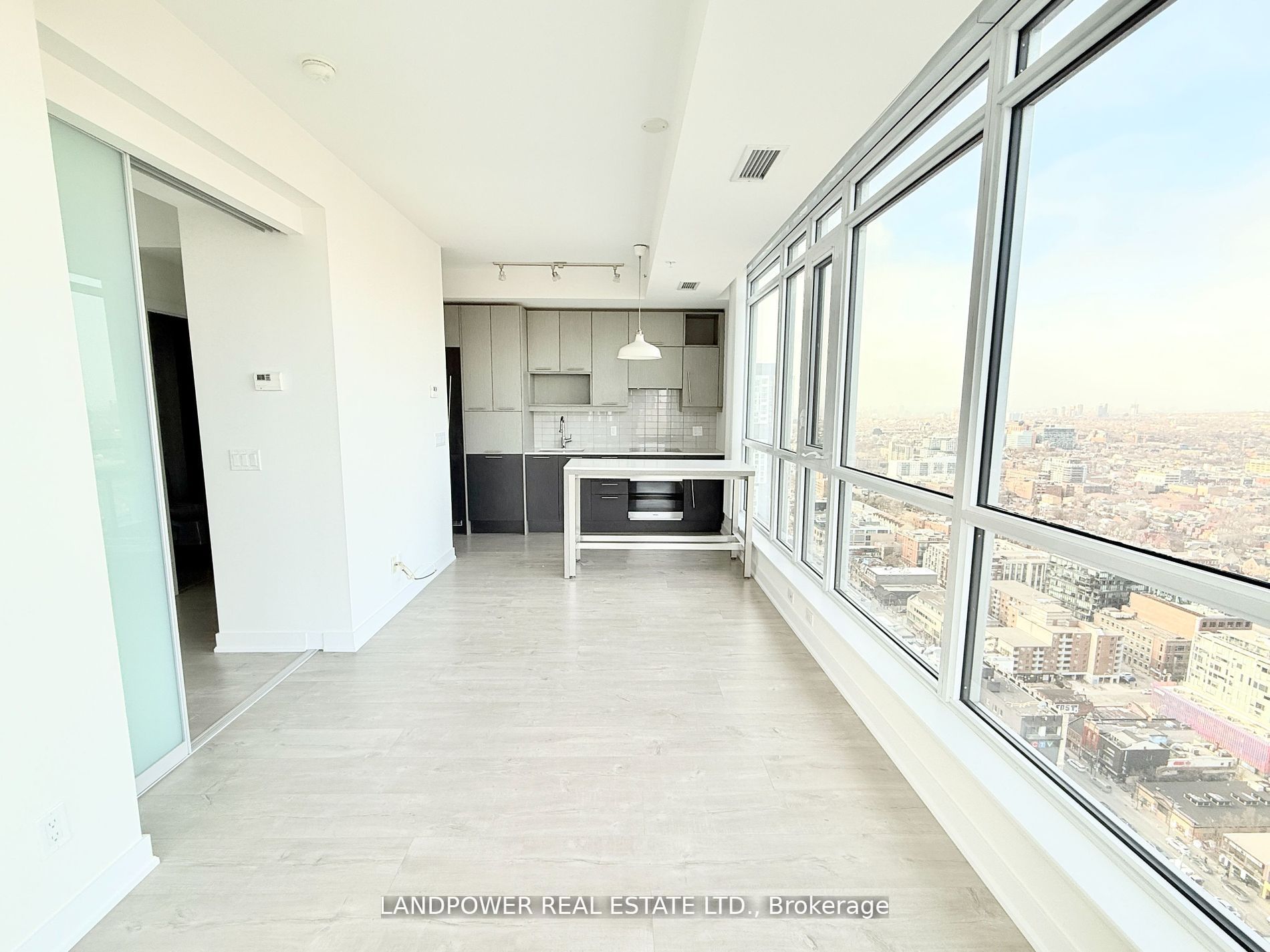 30 NELSON Street 3702, Toronto, ON M5V 0H5 photo 2
