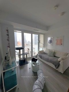 77 Mutual Street 1202, Toronto, ON M5B 2A9 photo 2