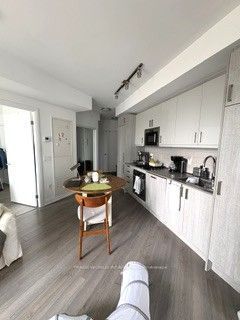 77 Mutual Street 1202, Toronto, ON M5B 2A9 photo 4