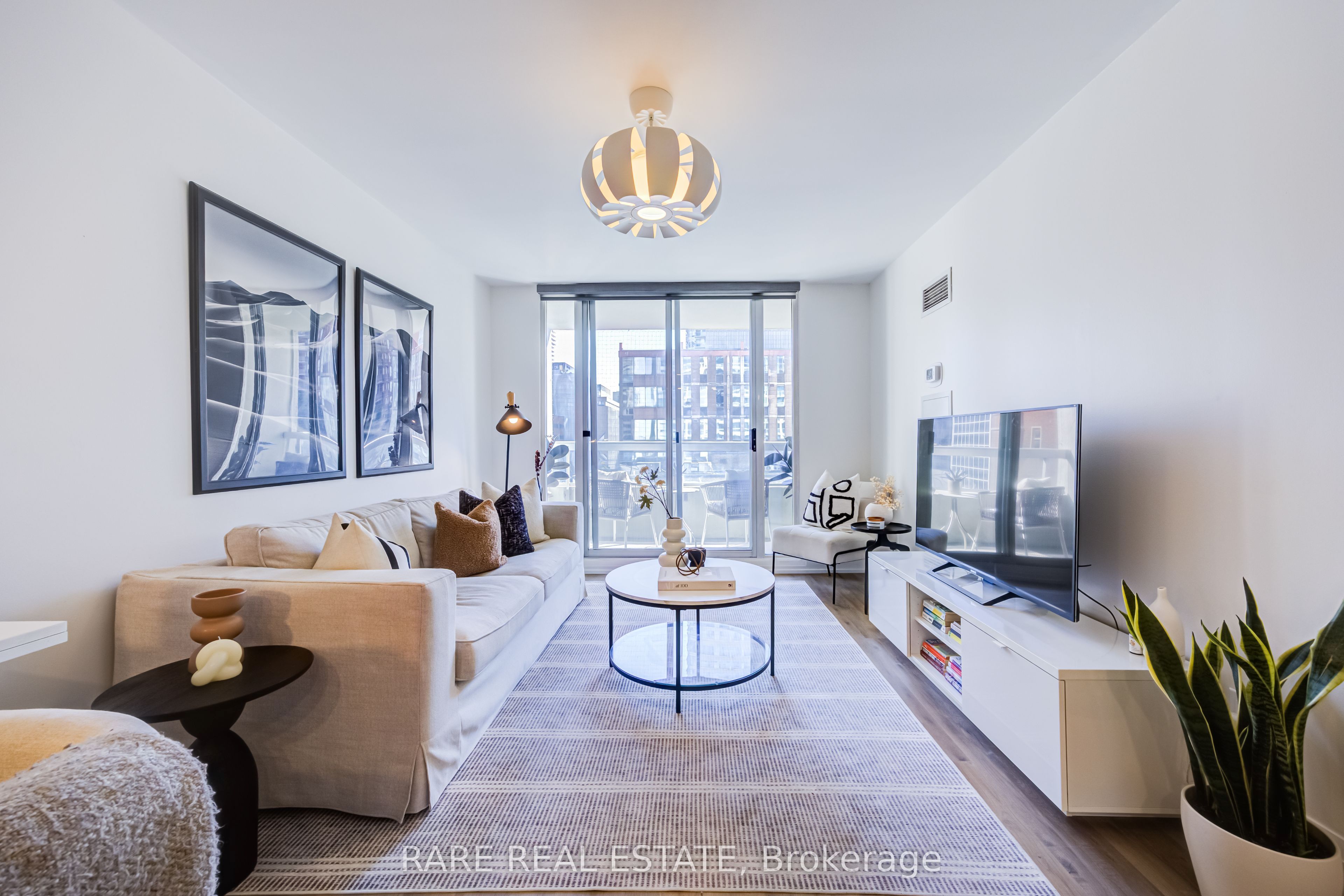 43 Eglinton Avenue 806, Toronto, ON M4P 1A5 photo 2