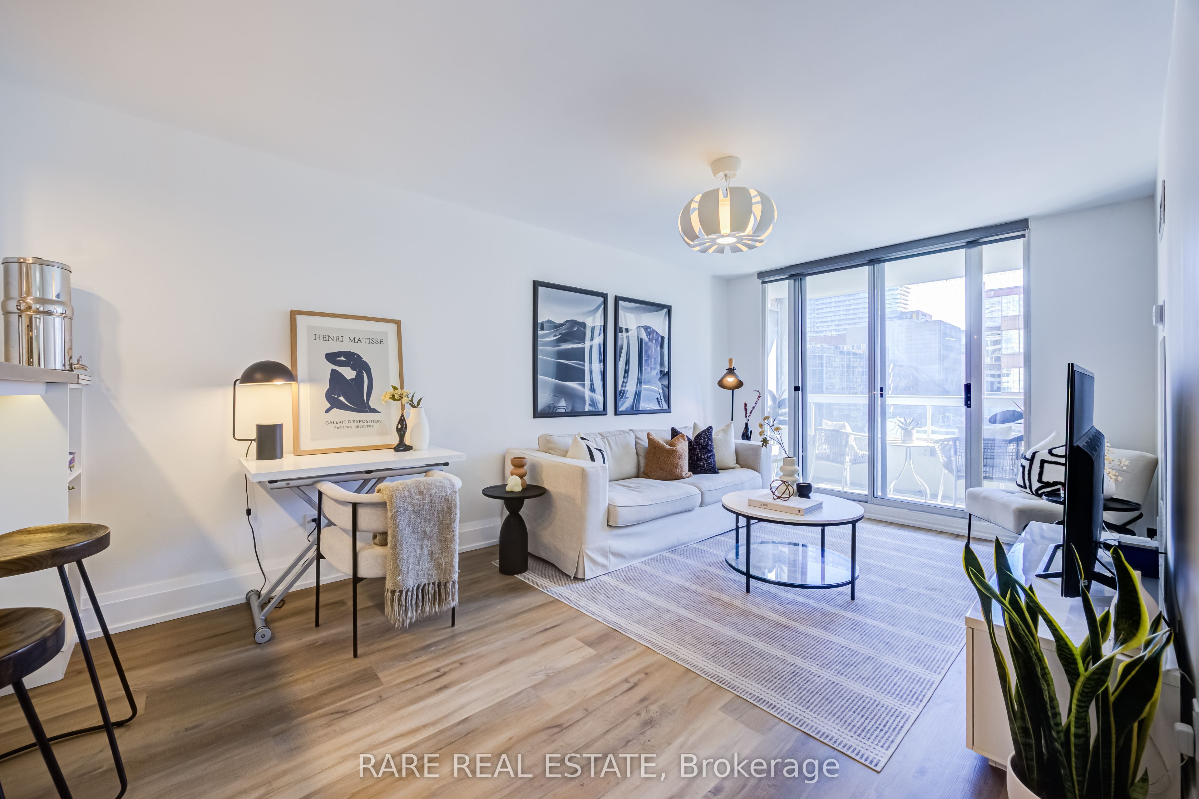43 Eglinton Avenue 806, Toronto, ON M4P 1A5 photo 3